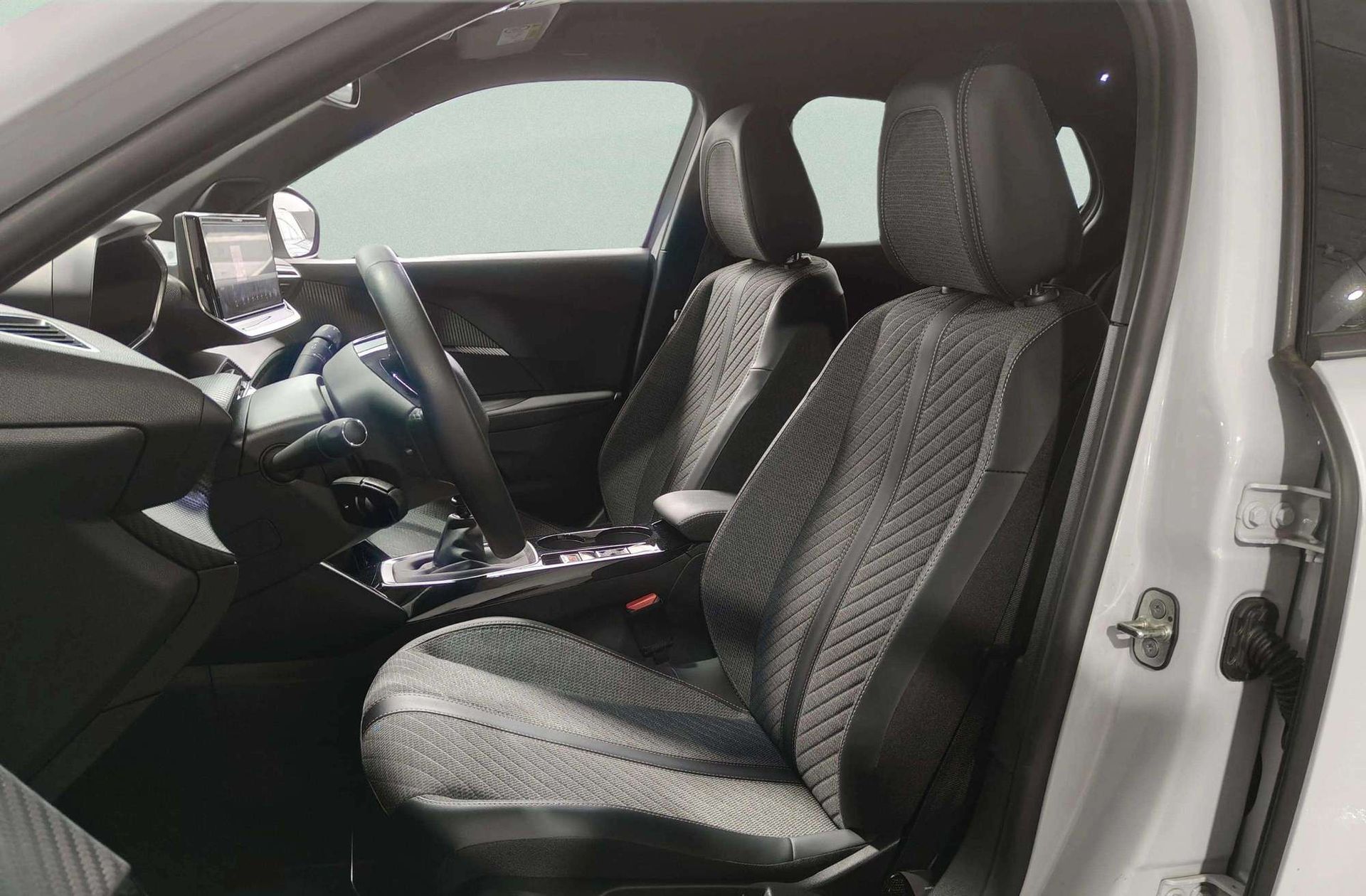 Peugeot 2008 PureTech 100 Allure - foto 13