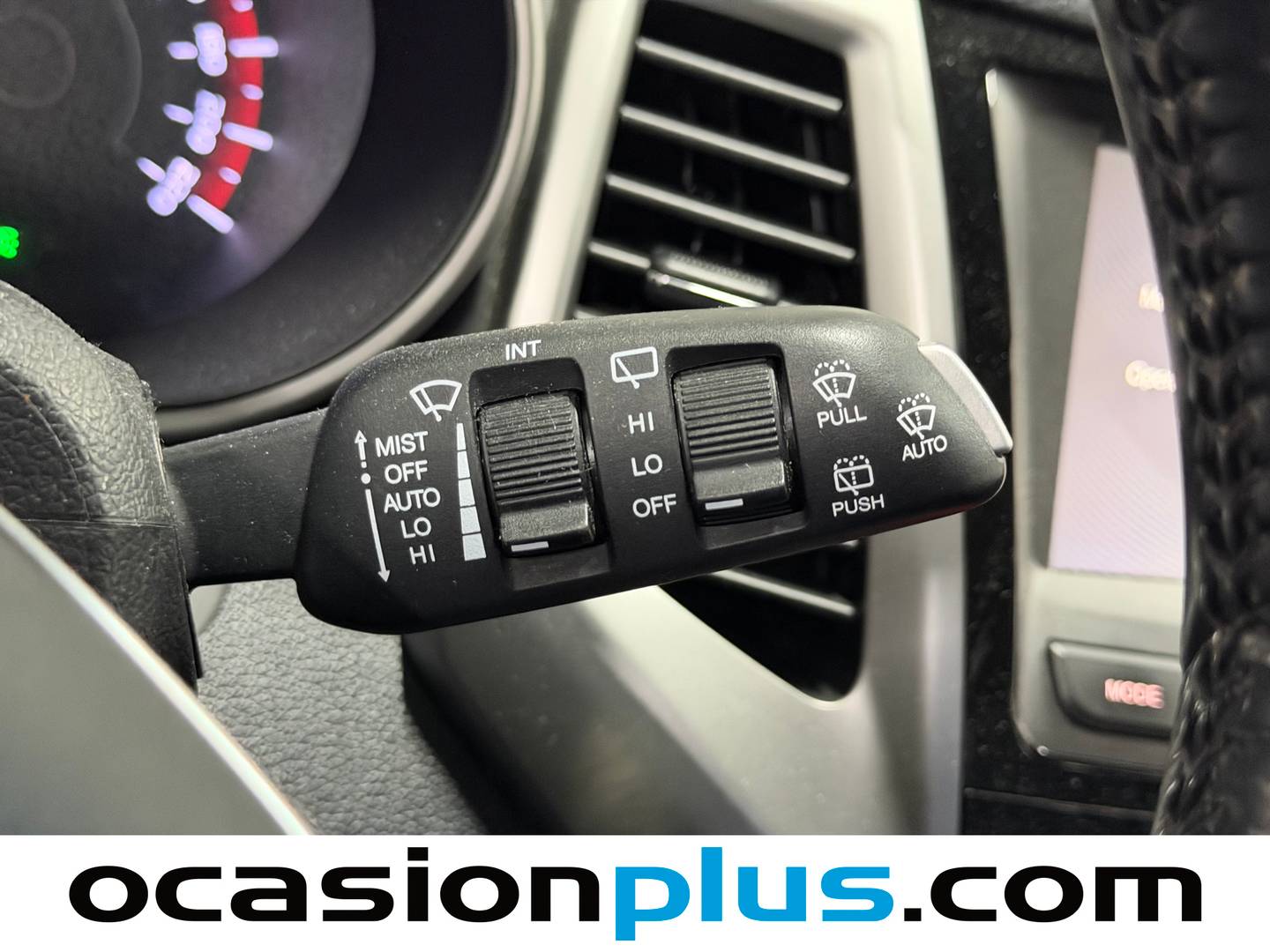 Foto SsangYong Tivoli Ssangyong Tivoli 1.6 D16T Limited Auto 4x2 (115 CV)