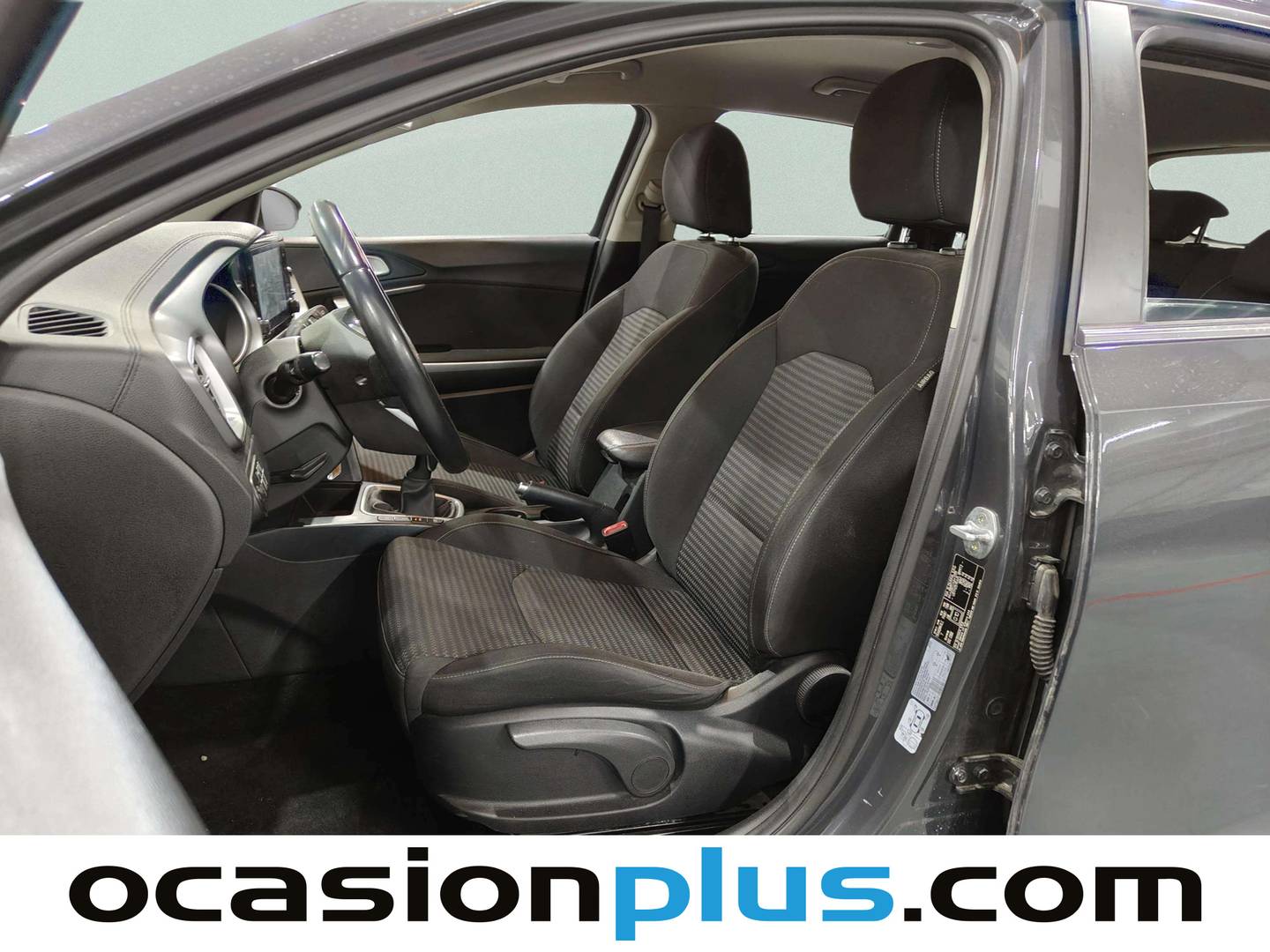 Foto asientos traseros KIA Ceed KIA Ceed 1.6 MHEV iMT Drive (136 CV)