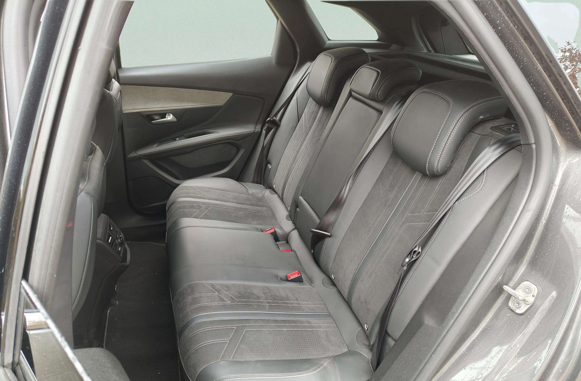 Peugeot 3008 PureTech 130 GT - foto 13