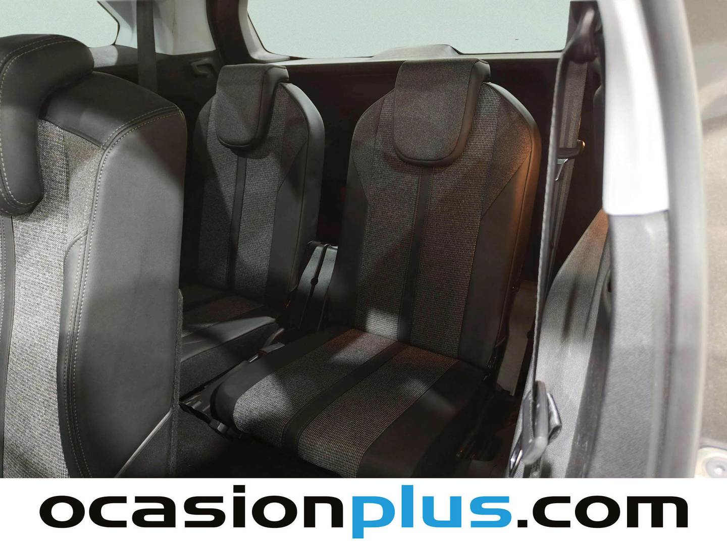 Equipamiento del Peugeot 5008 Peugeot 5008 BlueHDi 130 S&S Allure EAT8 (130 CV) 7 Plazas