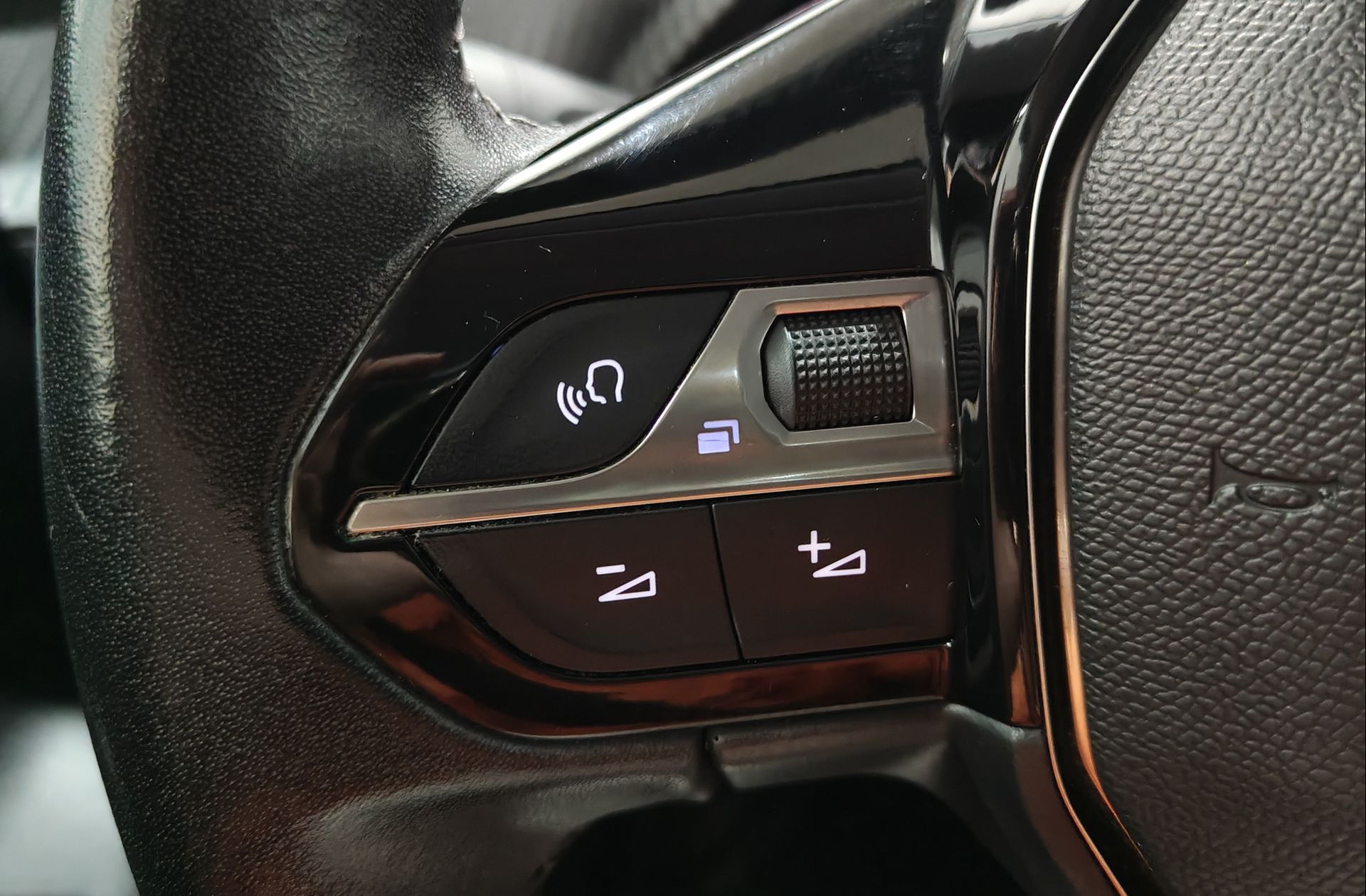 Peugeot 208 PureTech 100 Active - foto 28