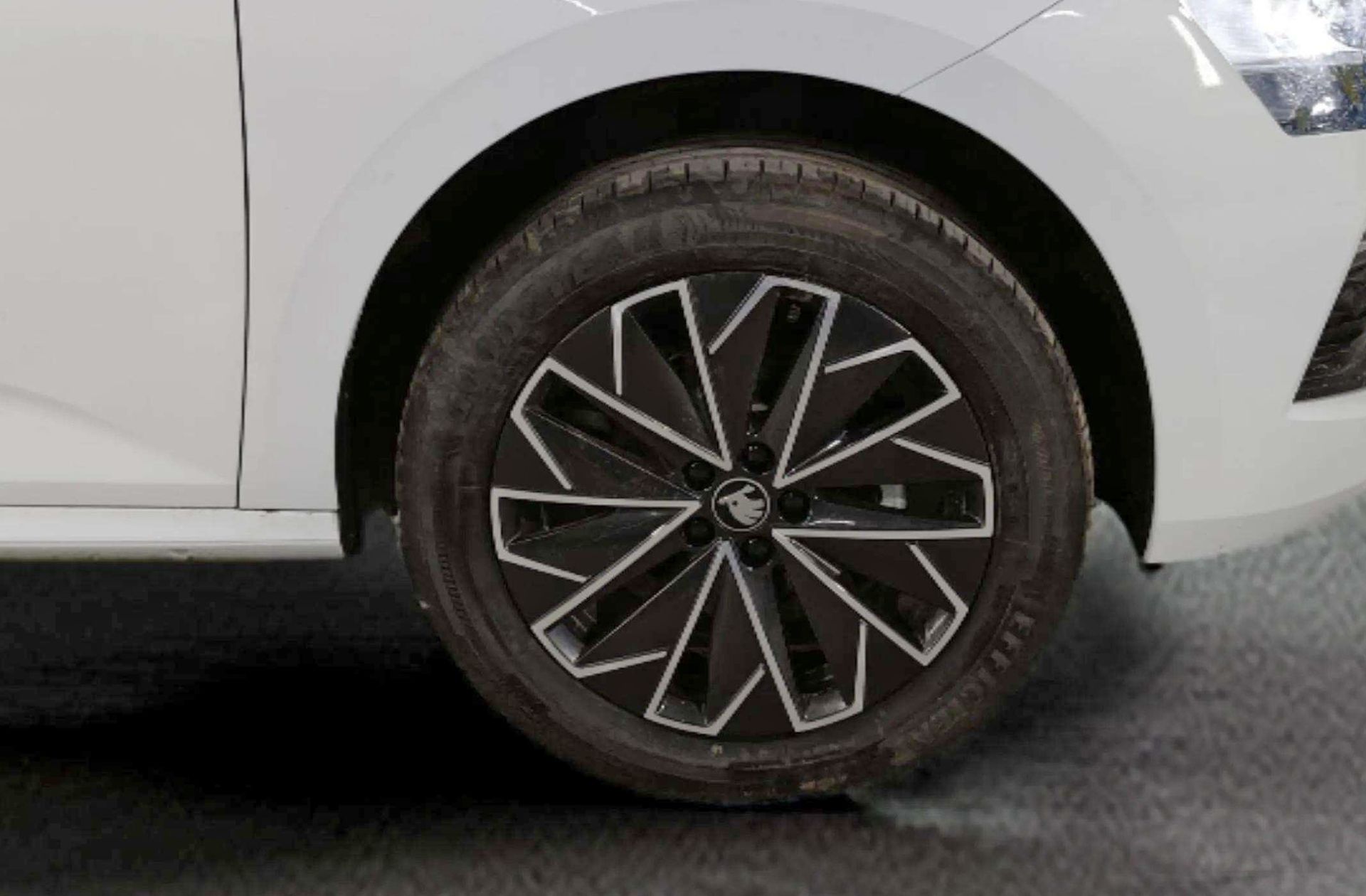 Škoda Kamiq 1.0 TSI Selection DSG - foto 40