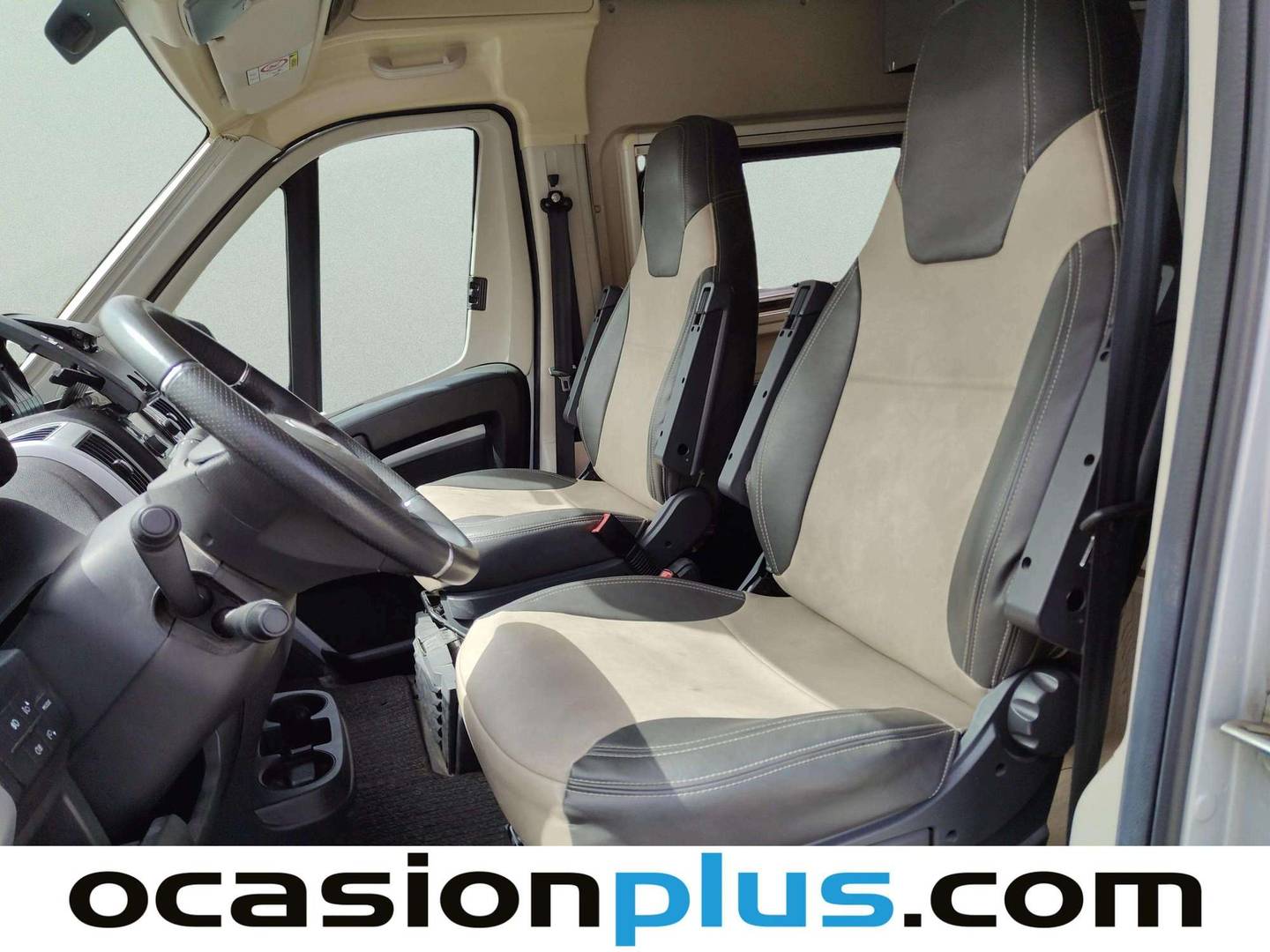 Foto asientos delanteros Challenger Van Elegance V114 Max Challenger Van Elegance V114 Max Silver Edition (140 CV) 4 Plazas