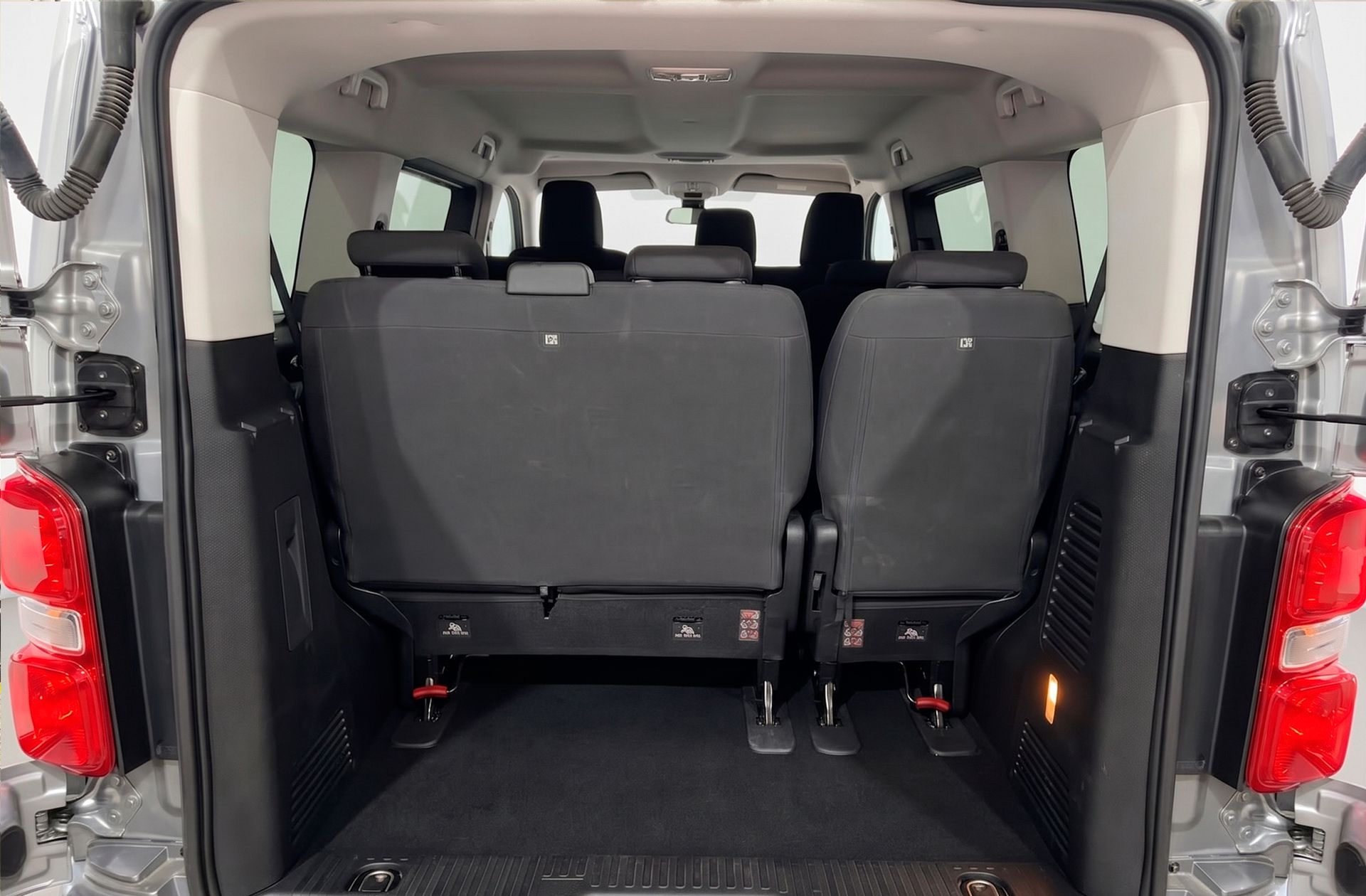 Toyota Proace Verso 2.0D VX Plus Shuttle L1 9 plazas - foto 15