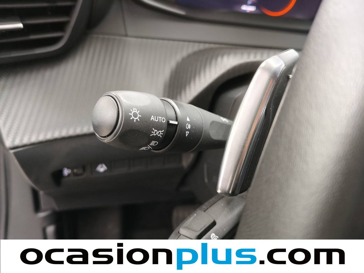 Foto Peugeot 2008 Peugeot 2008 Allure Hybrid eDCS6 (145 CV)