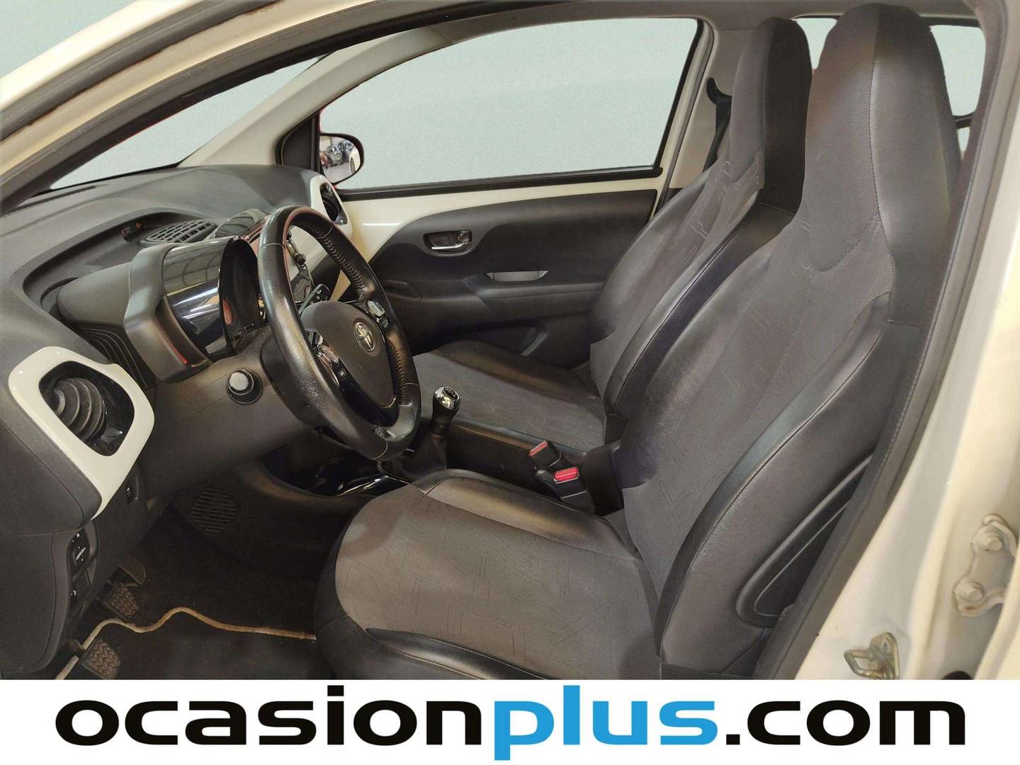 Foto asientos delanteros Toyota Aygo Toyota Aygo 1.0 x-sky (69 CV)
