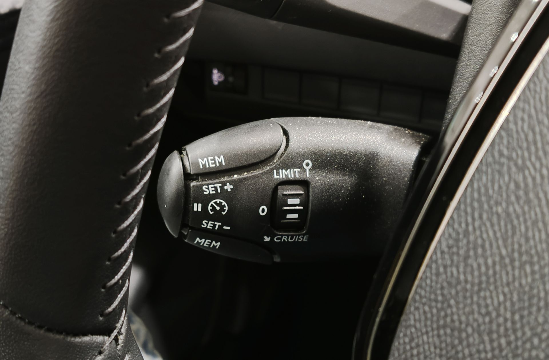 Peugeot 208 PureTech 100 Allure - foto 23