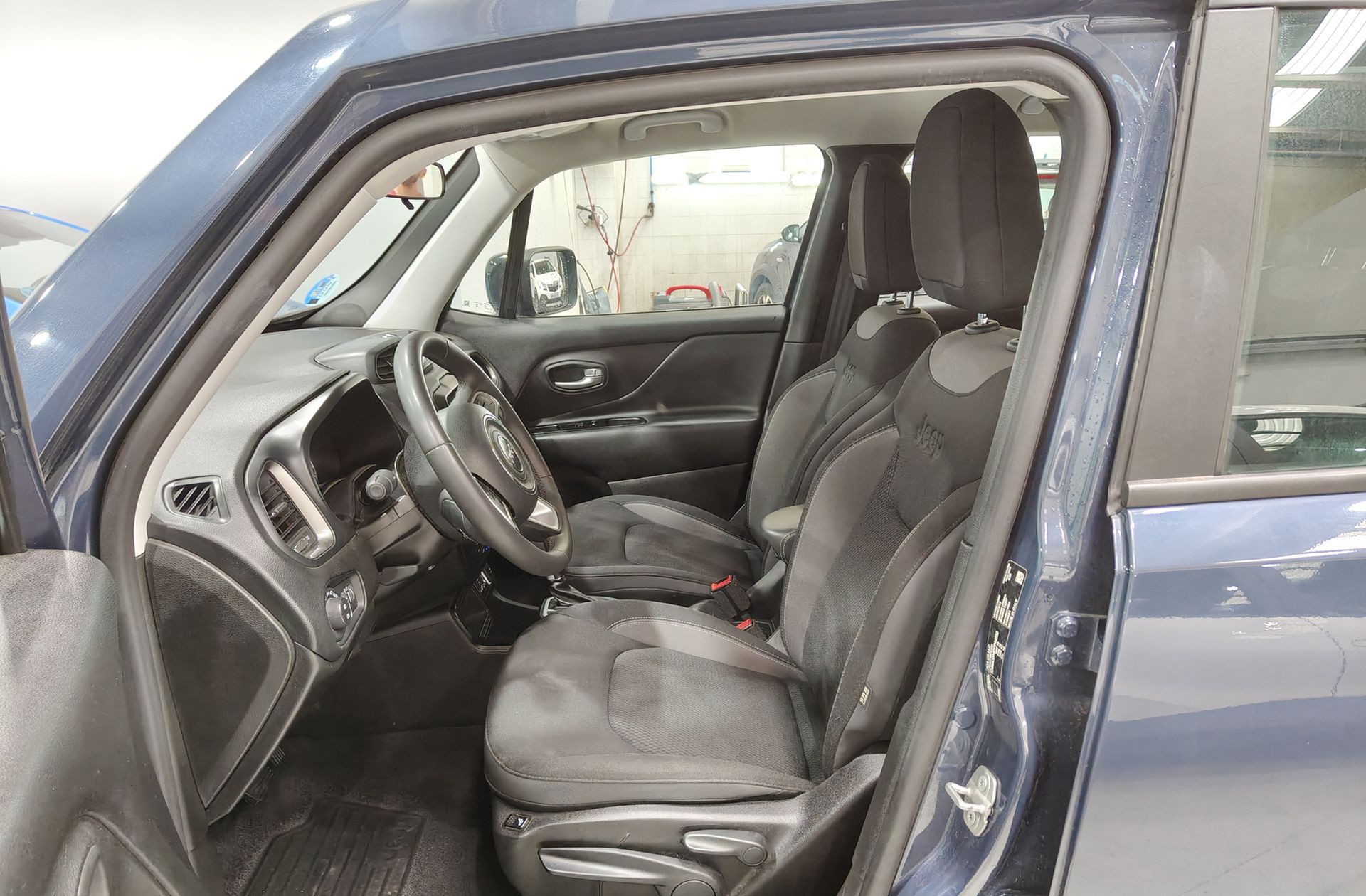 Jeep Renegade eHybrid 1.5 Limited ATX - foto 11