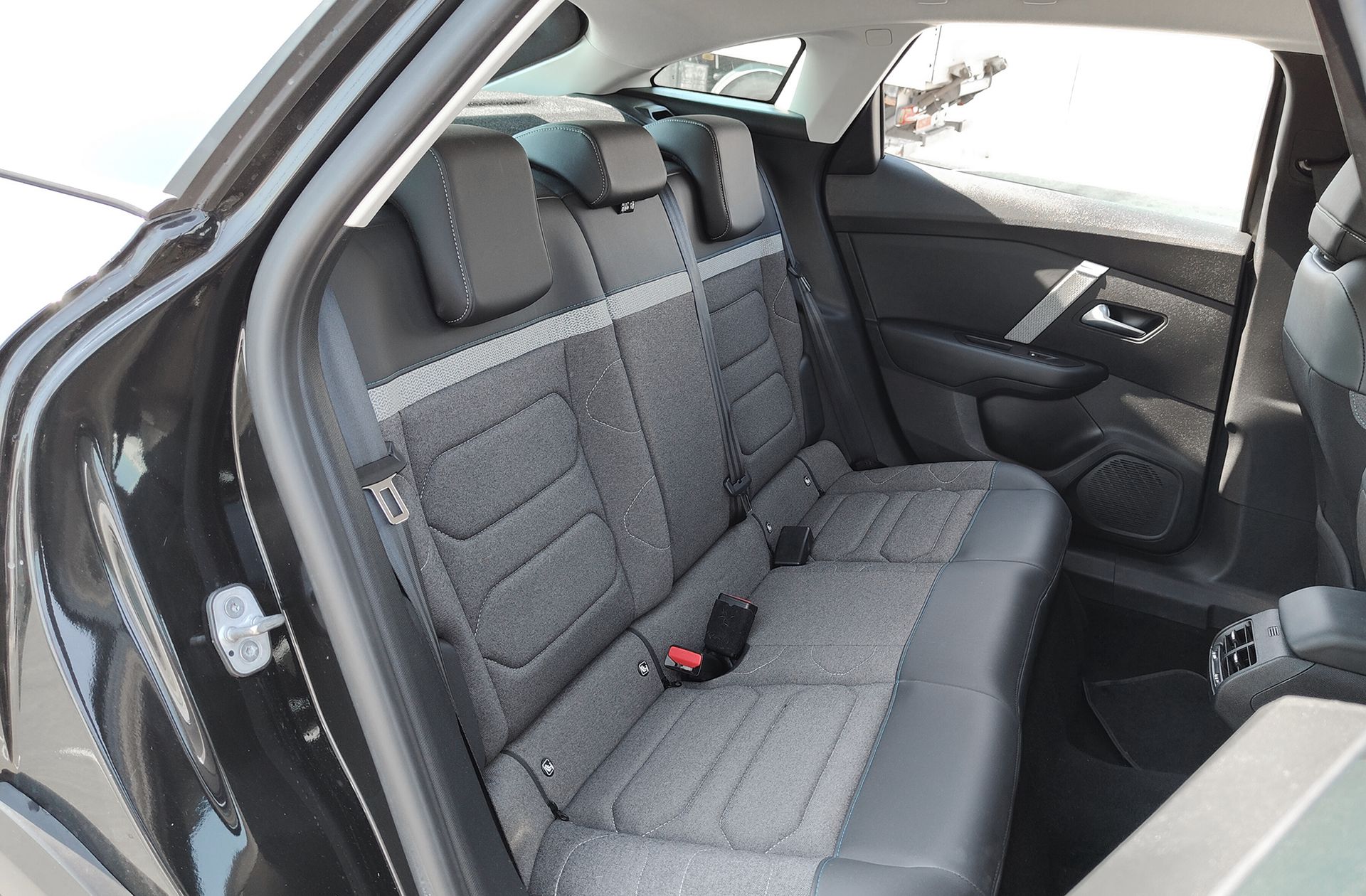 Citroën C4 PureTech 130 Plus EAT8 - foto 18