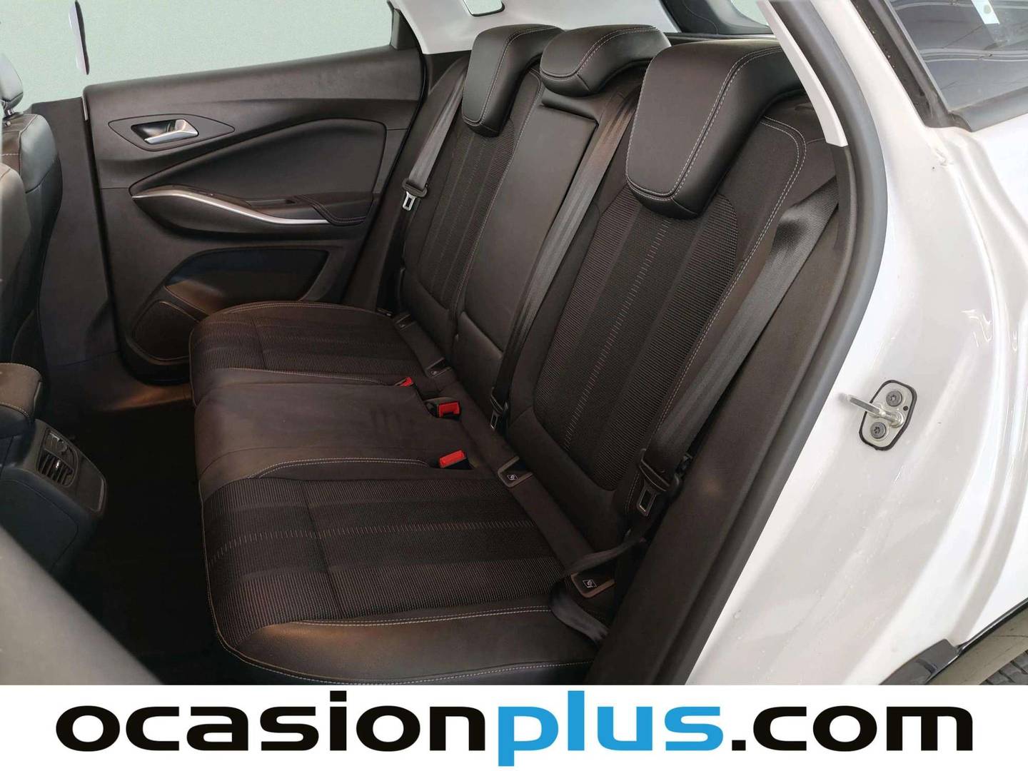 Foto asientos traseros Opel Grandland Opel Grandland 1.2 Turbo XHT S&S GS (130 CV)