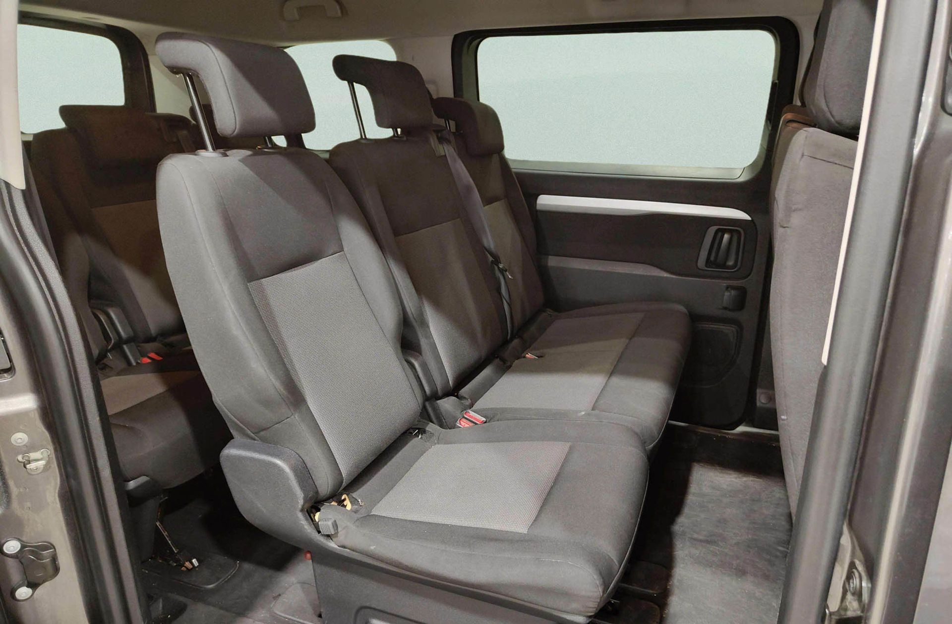 Toyota Proace Verso 2.0D VX Plus Shuttle L1 9 plazas - foto 17