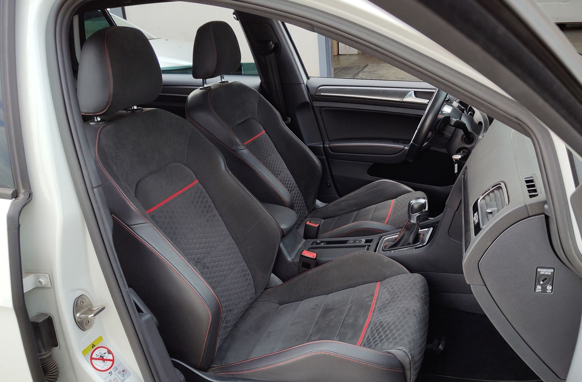 Volkswagen Golf GTI 2.0 TSI DSG - foto 18