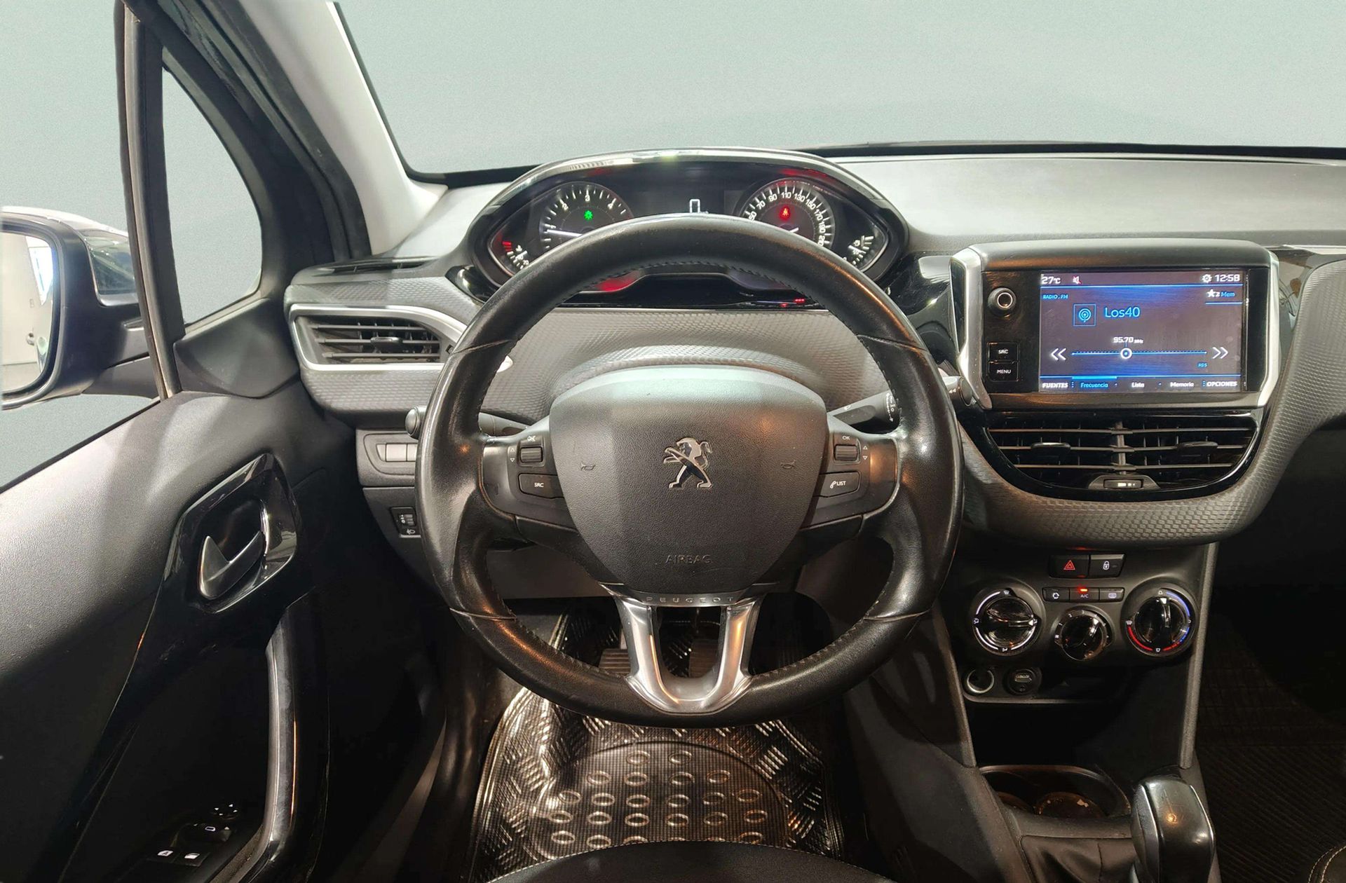 Peugeot 208 Style BlueHDi - foto 18