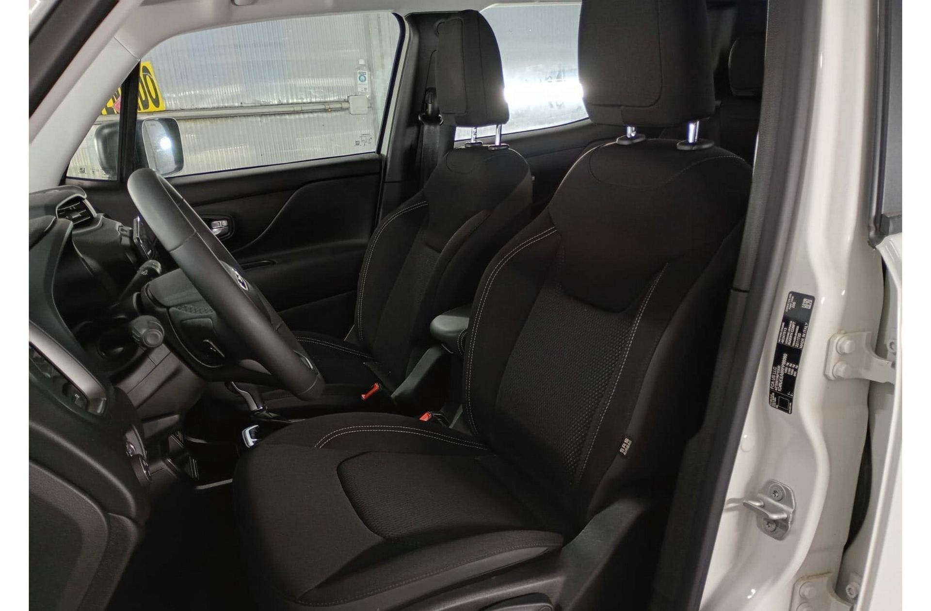 Jeep Renegade eHybrid 1.5 Limited ATX - foto 15