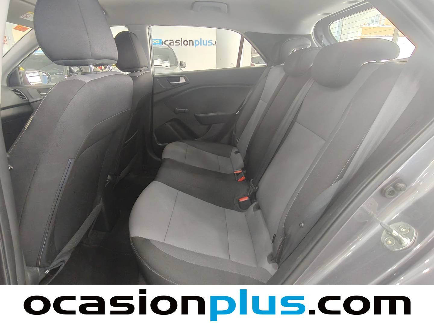 Foto asientos traseros Hyundai i20 Hyundai i20 1.2 MPI Essence LE (75 CV)