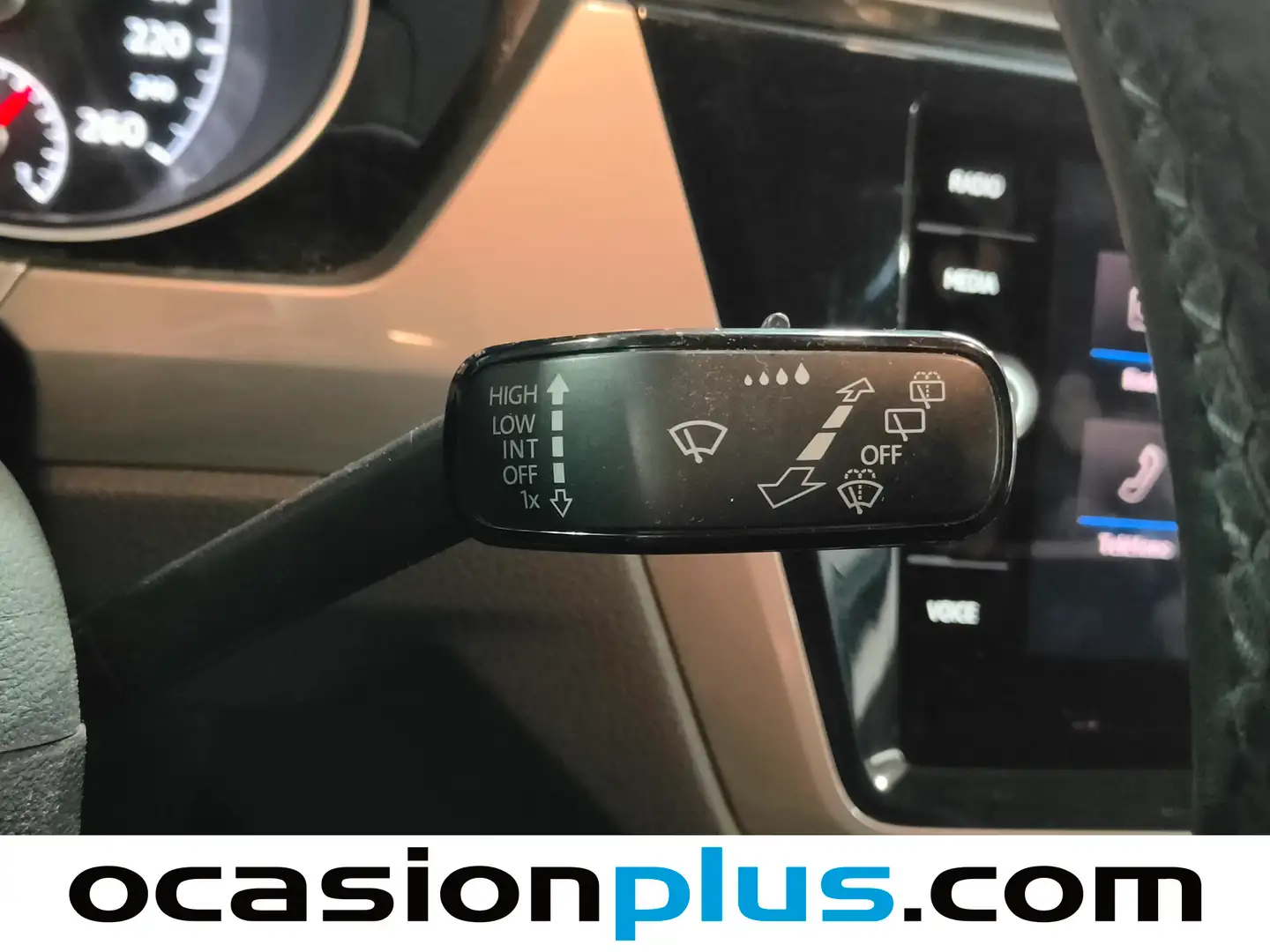 Foto Volkswagen Touran Volkswagen Touran Business 1.6 TDI (115 CV) DSG 7 Plazas