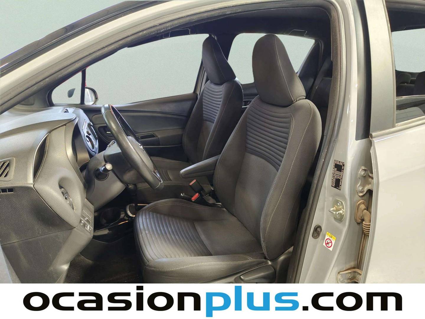 Foto asientos delanteros Toyota Yaris Toyota Yaris 100H Advance (100 CV)