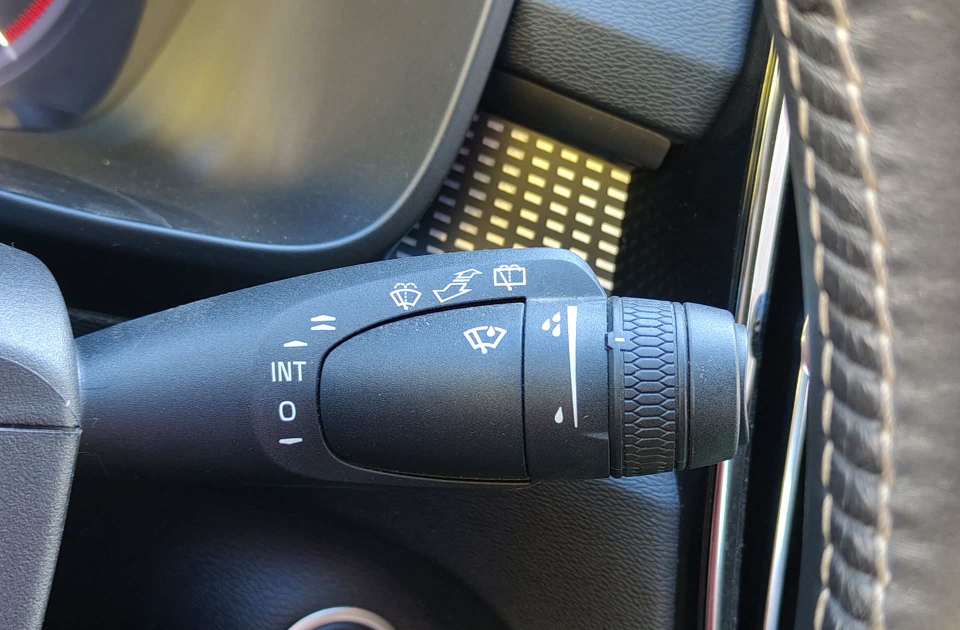 Volvo XC40 D3 R-Design - foto 28