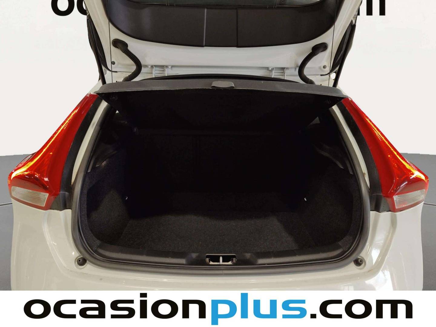 Fotos maletero Volvo V40 Volvo V40 T2 Momentum (122 CV)