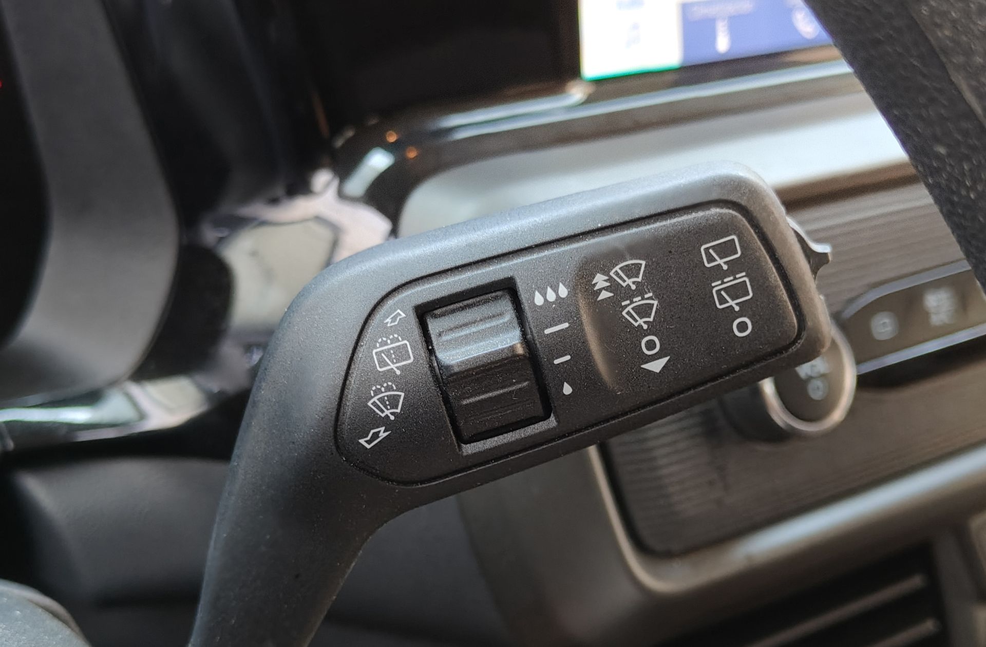 Ford Tourneo Courier 1.0 EcoBoost Trend - foto 24