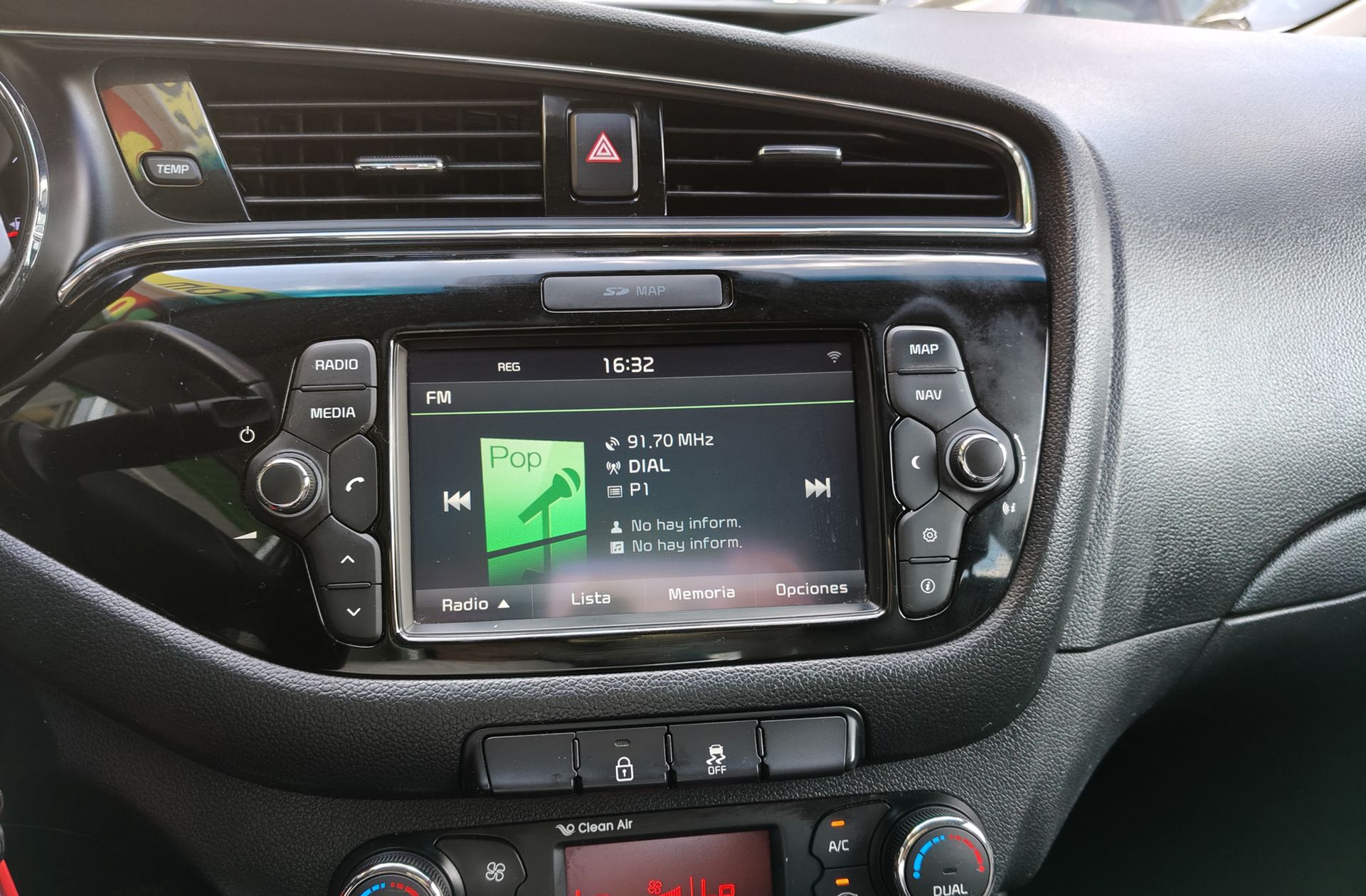 Kia Ceed 1.6 CRDi VGT Eco-Dynamics Uefa Euro2016 - foto 28
