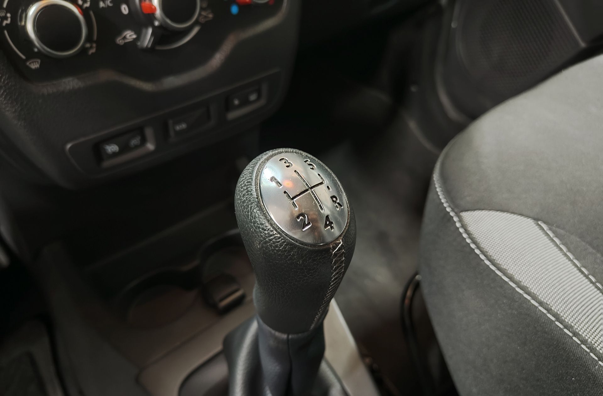 Dacia Lodgy Serie Limitada Nómada 1.6 7 plazas - foto 5