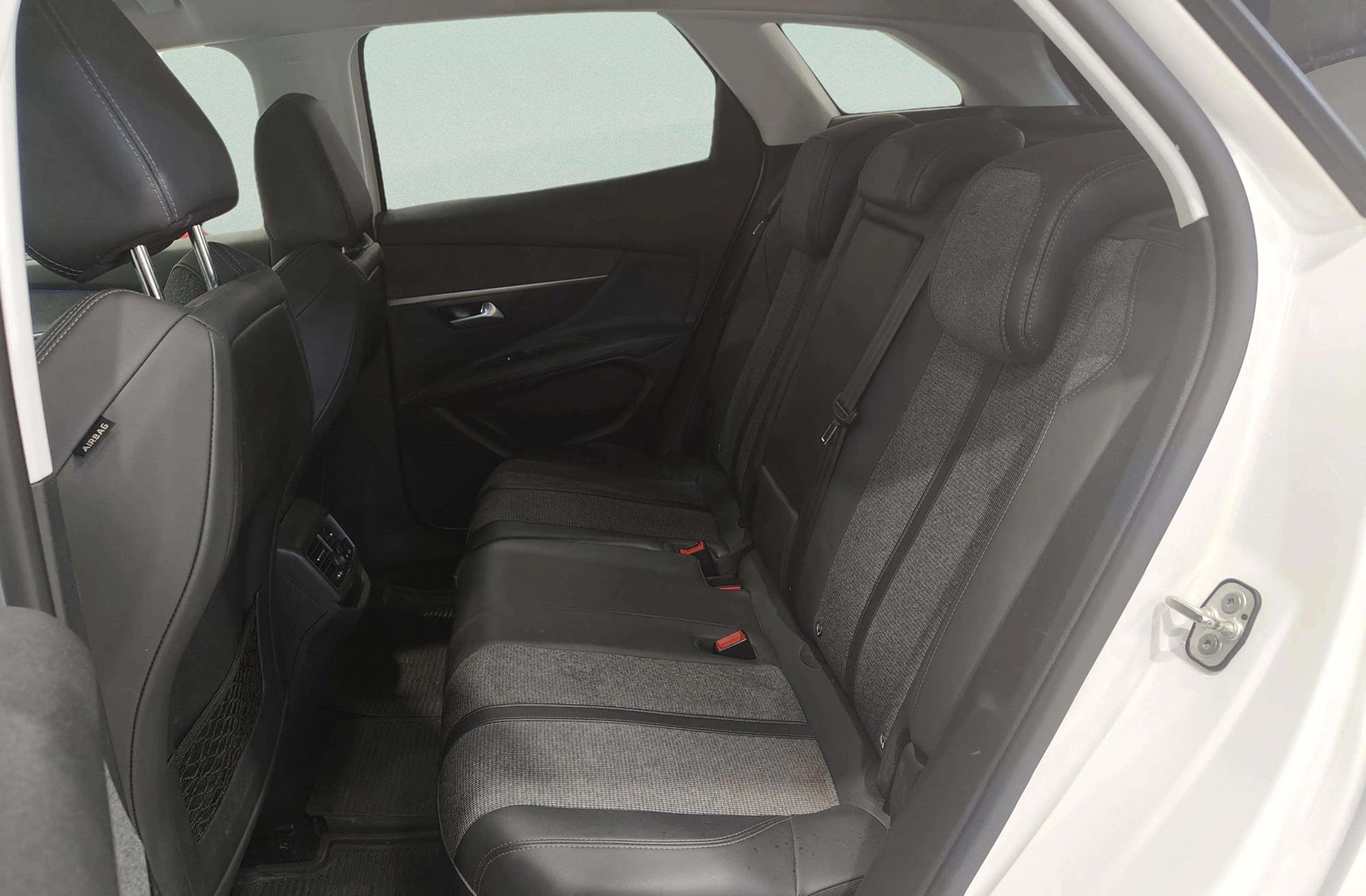 Peugeot 3008 PureTech 130 Allure - foto 12