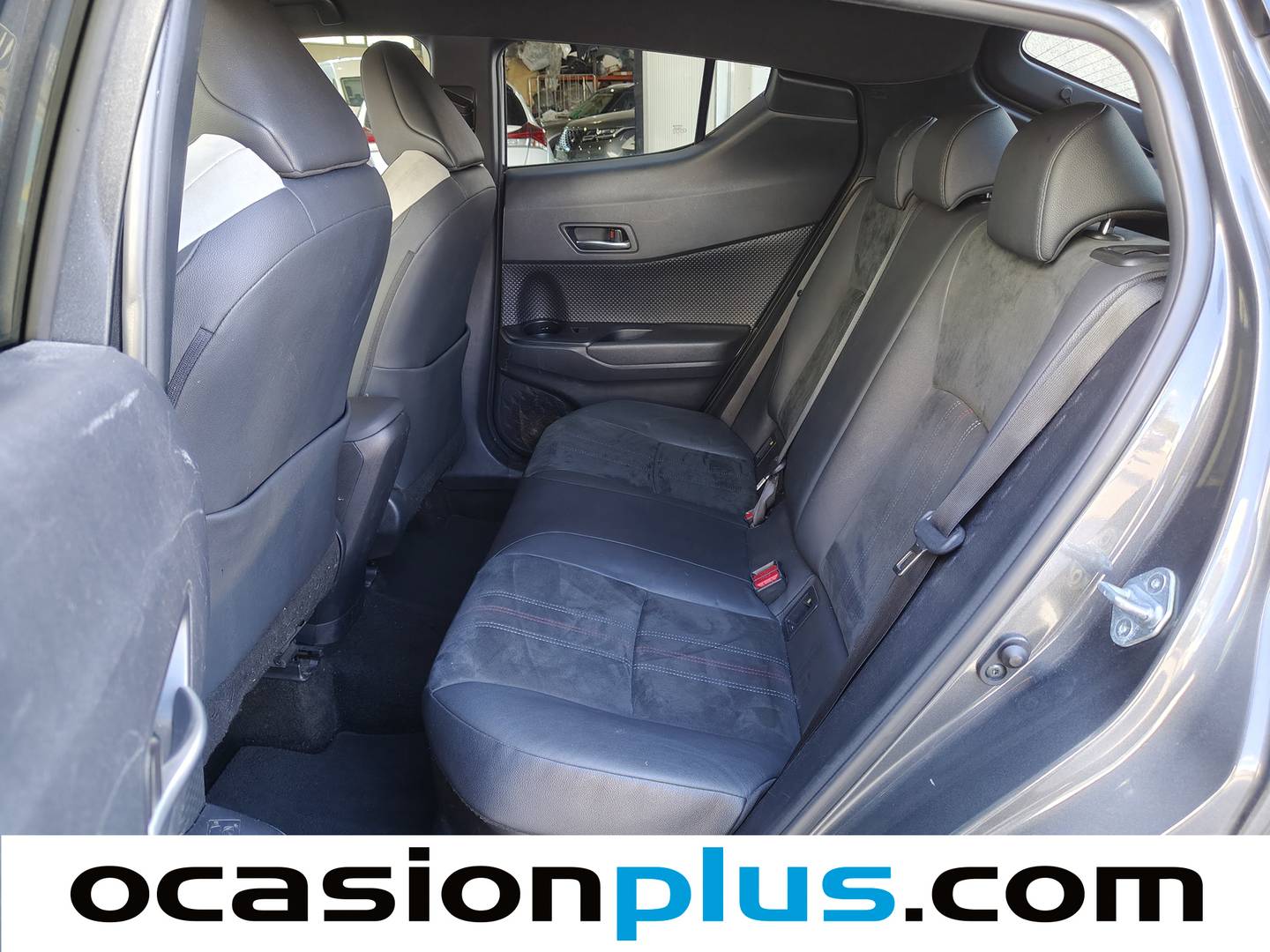 Foto asientos traseros Toyota C-HR Toyota C-HR 180H GR Sport (184 CV)