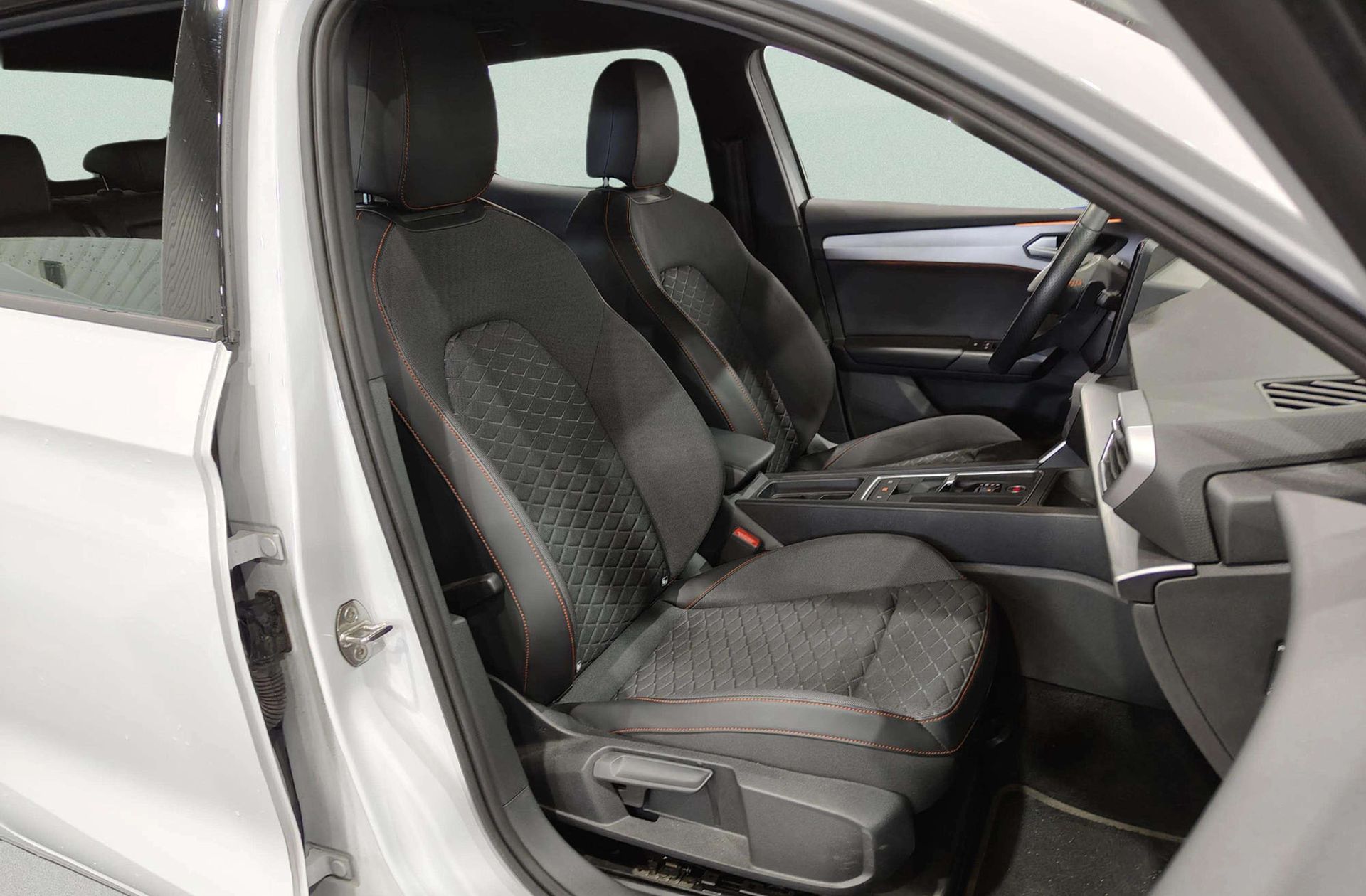 SEAT León 1.0 eTSI FR 25 Aniversario DSG - foto 19