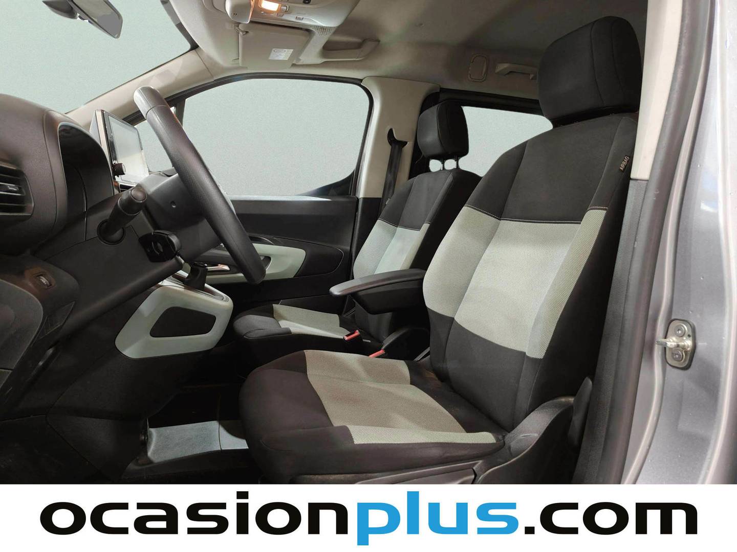 Foto asientos delanteros Citroën Berlingo Citroën Berlingo PureTech 110 S&S Talla M Feel (110 CV)