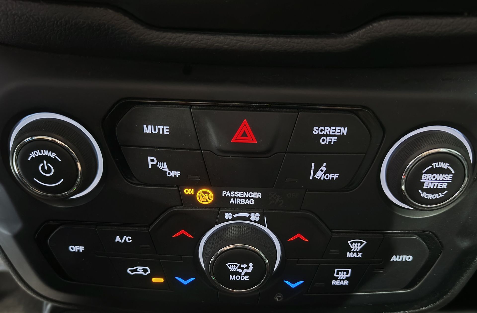 Jeep Renegade eHybrid 1.5 Limited ATX - foto 29