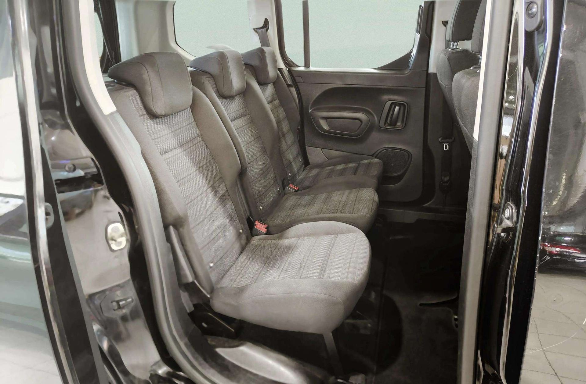 Opel Combo 1.5 TD Selective L - foto 17