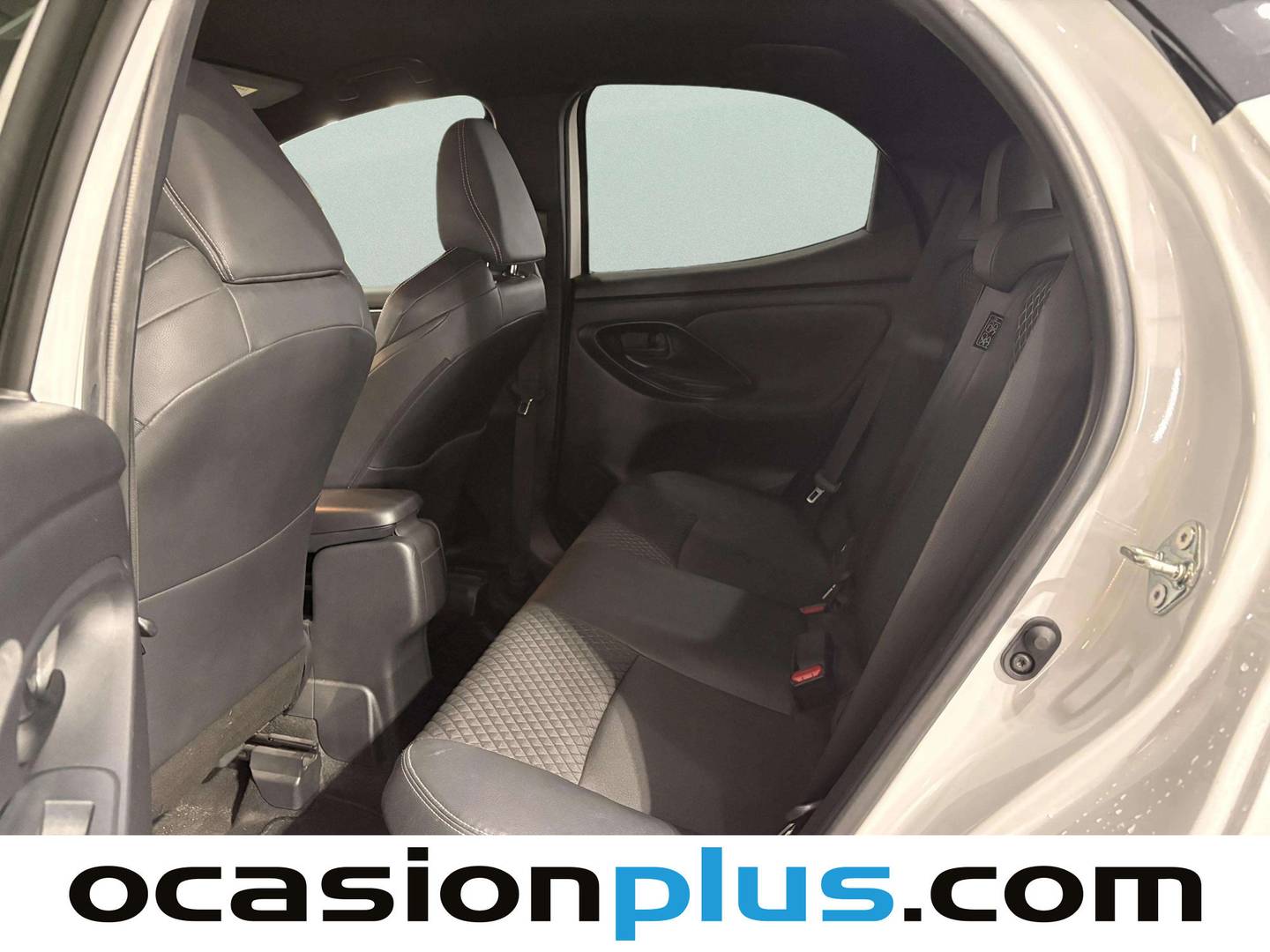 Foto asientos traseros Toyota Yaris Toyota Yaris 120H Style (116 CV)