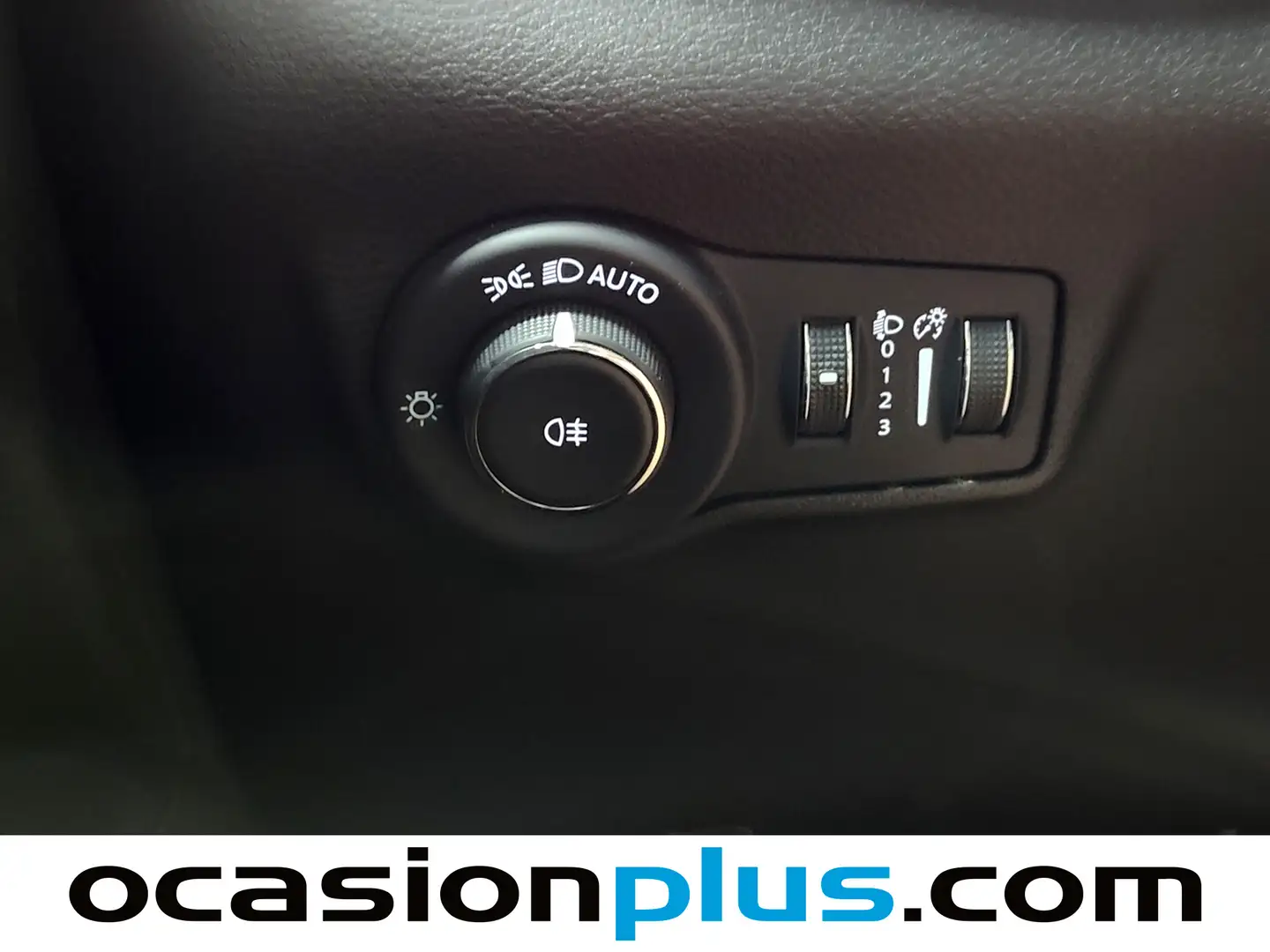 Foto Jeep Compass Jeep Compass 1.5 MHEV Night Eagle DCT 96 kW (130 CV)