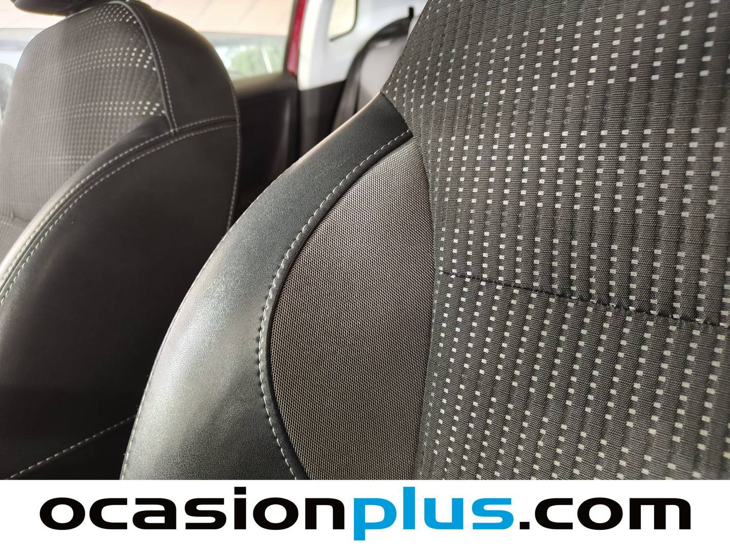 Foto Peugeot 2008 Peugeot 2008 BlueHDi 100 Allure (100 CV)