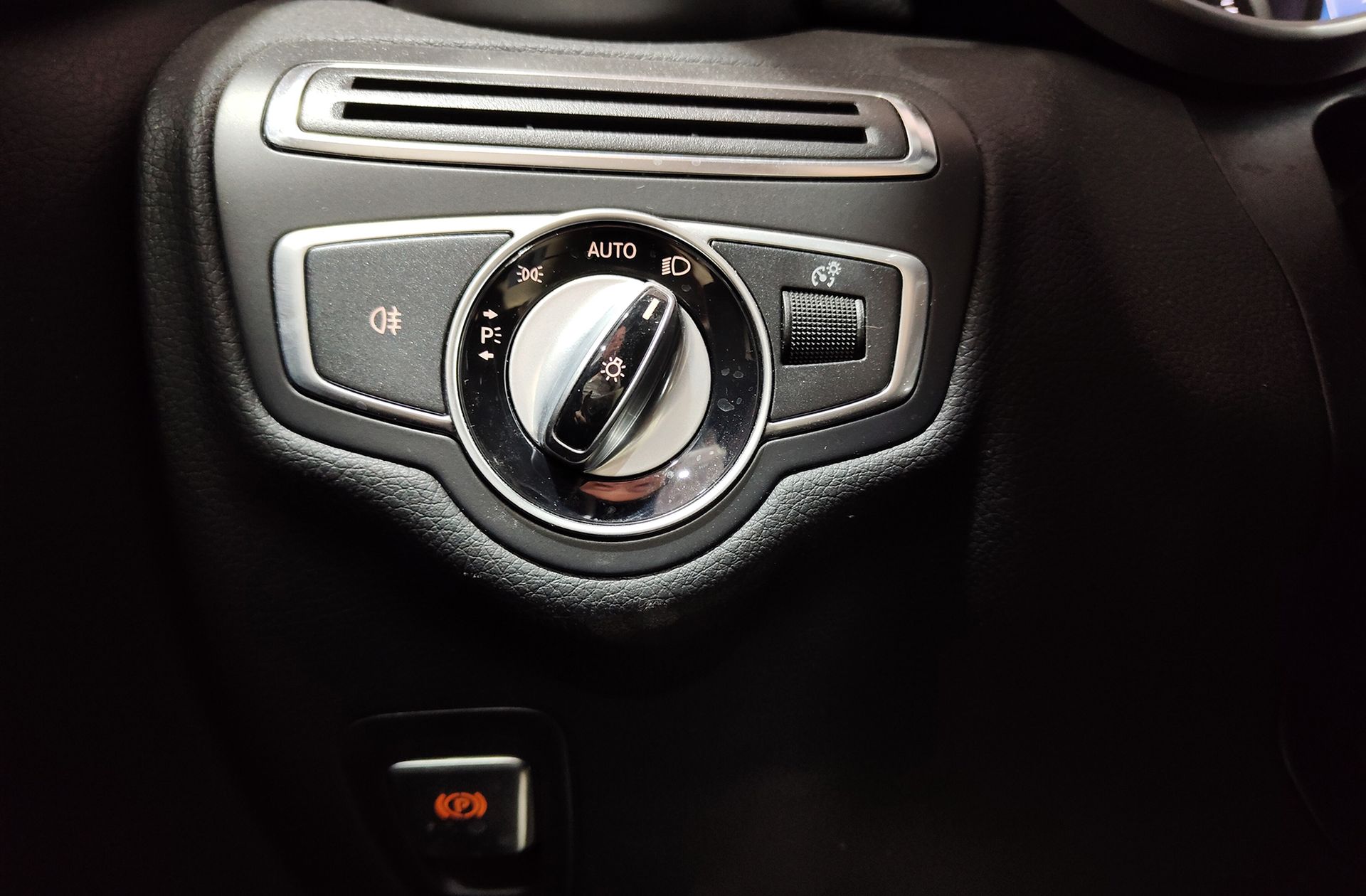 Mercedes-Benz Clase C Coupe 220 d Pack AMG - foto 29