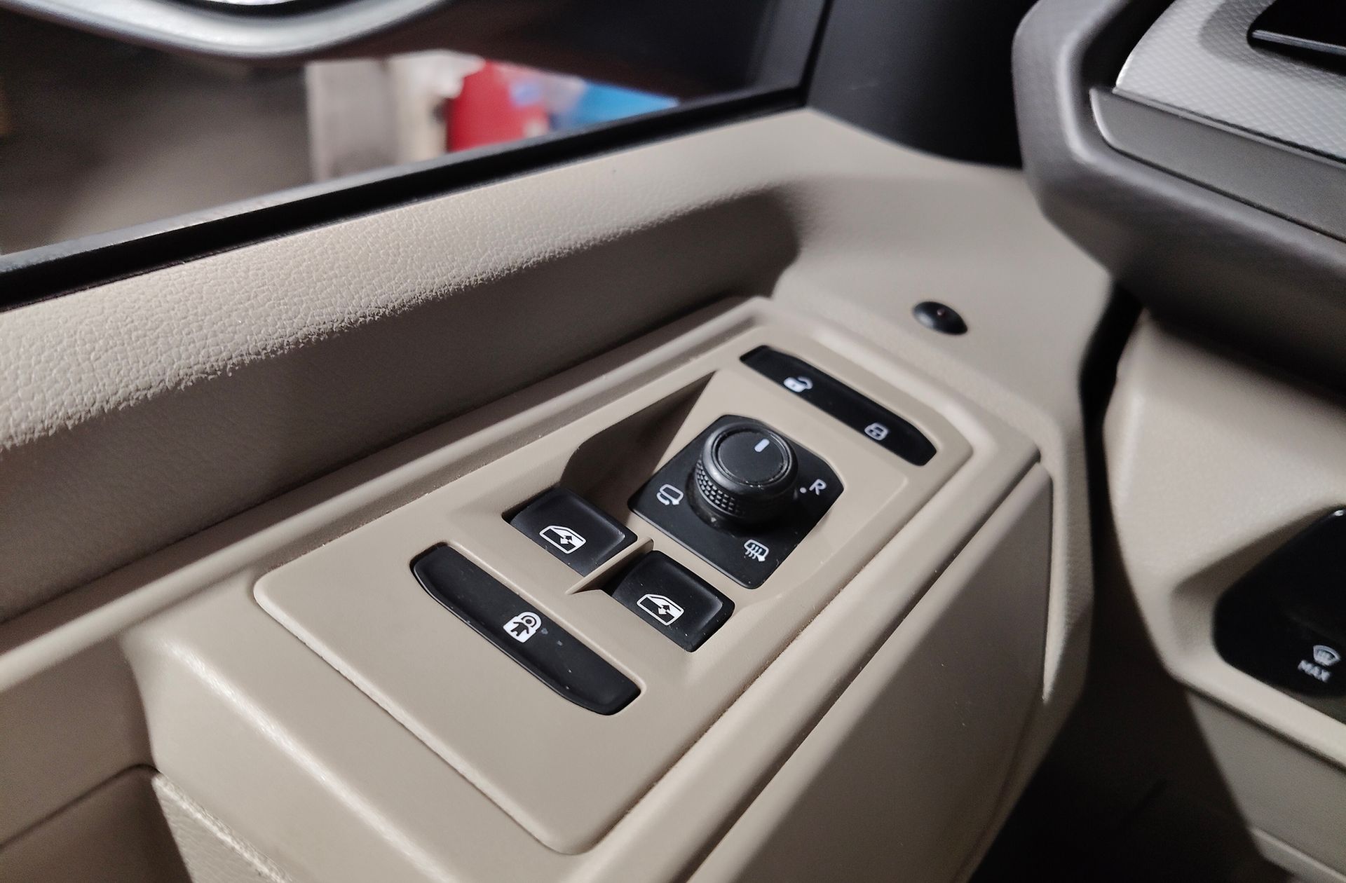 Volkswagen Multivan 1.4 TSI PHEV Batalla Corta DSG 7 plazas - foto 35