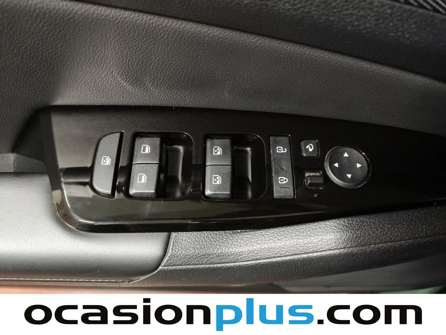 Foto KIA Sportage Kia Sportage 1.6 T-GDi PHEV Tech 4x4 (265 CV)