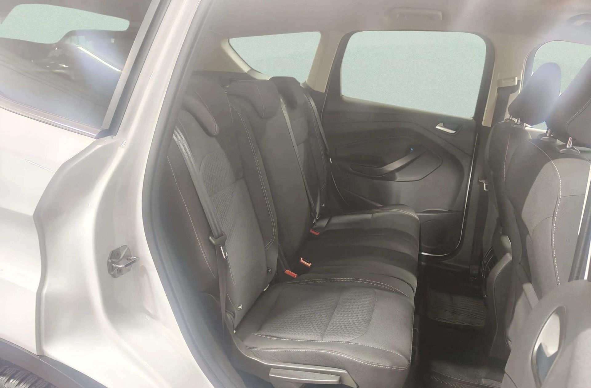 Ford Kuga 1.5 EcoBoost Trend+ 4x2 - foto 17