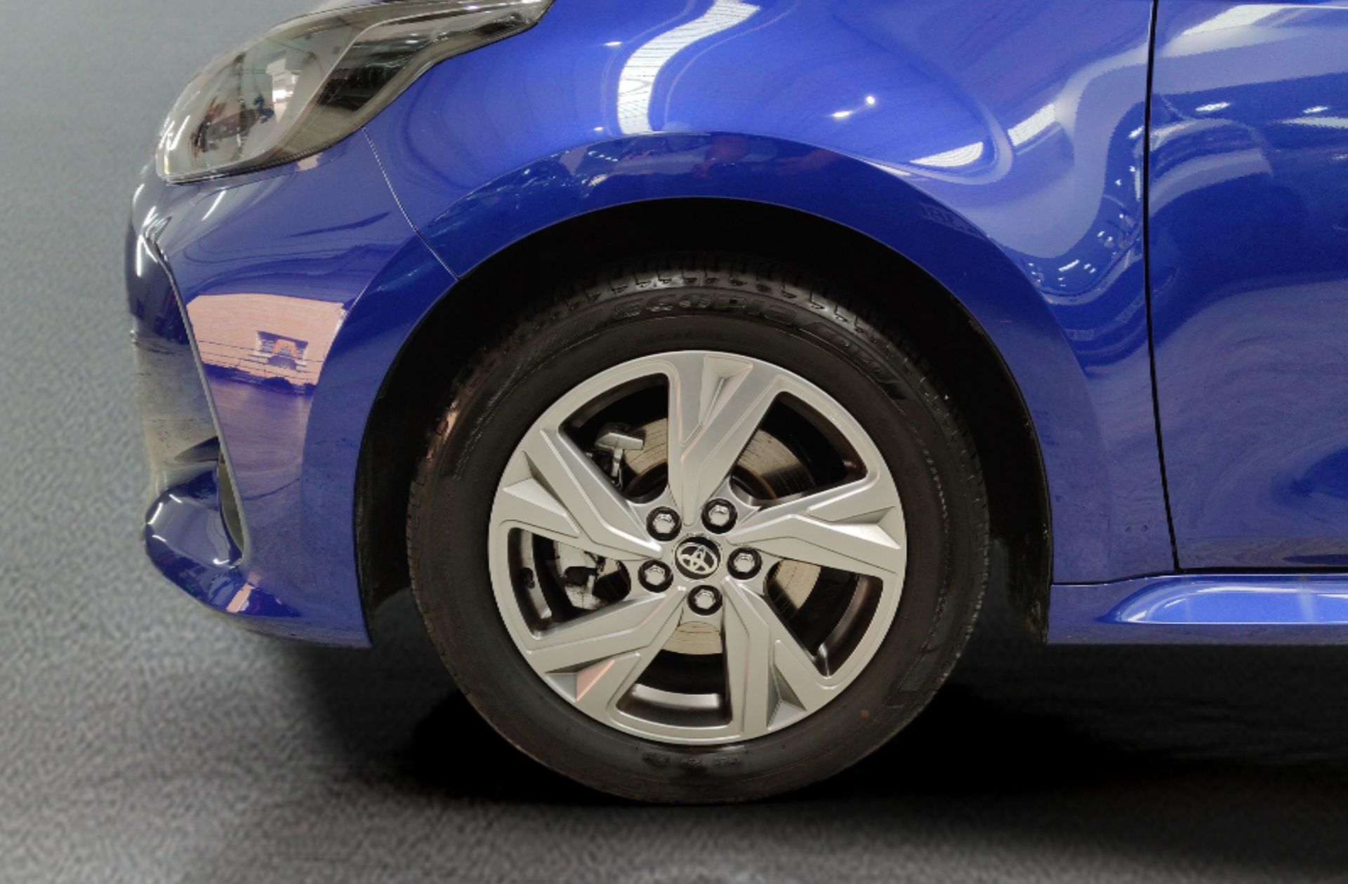 Toyota Yaris 120H Active Plus - foto 33