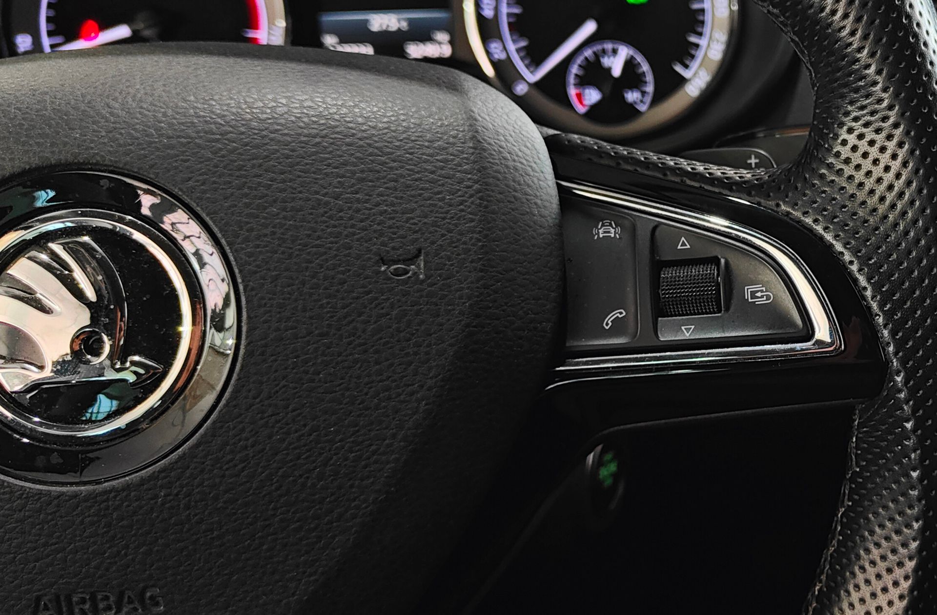 Škoda Octavia 1.4 TSI Style DSG - foto 27