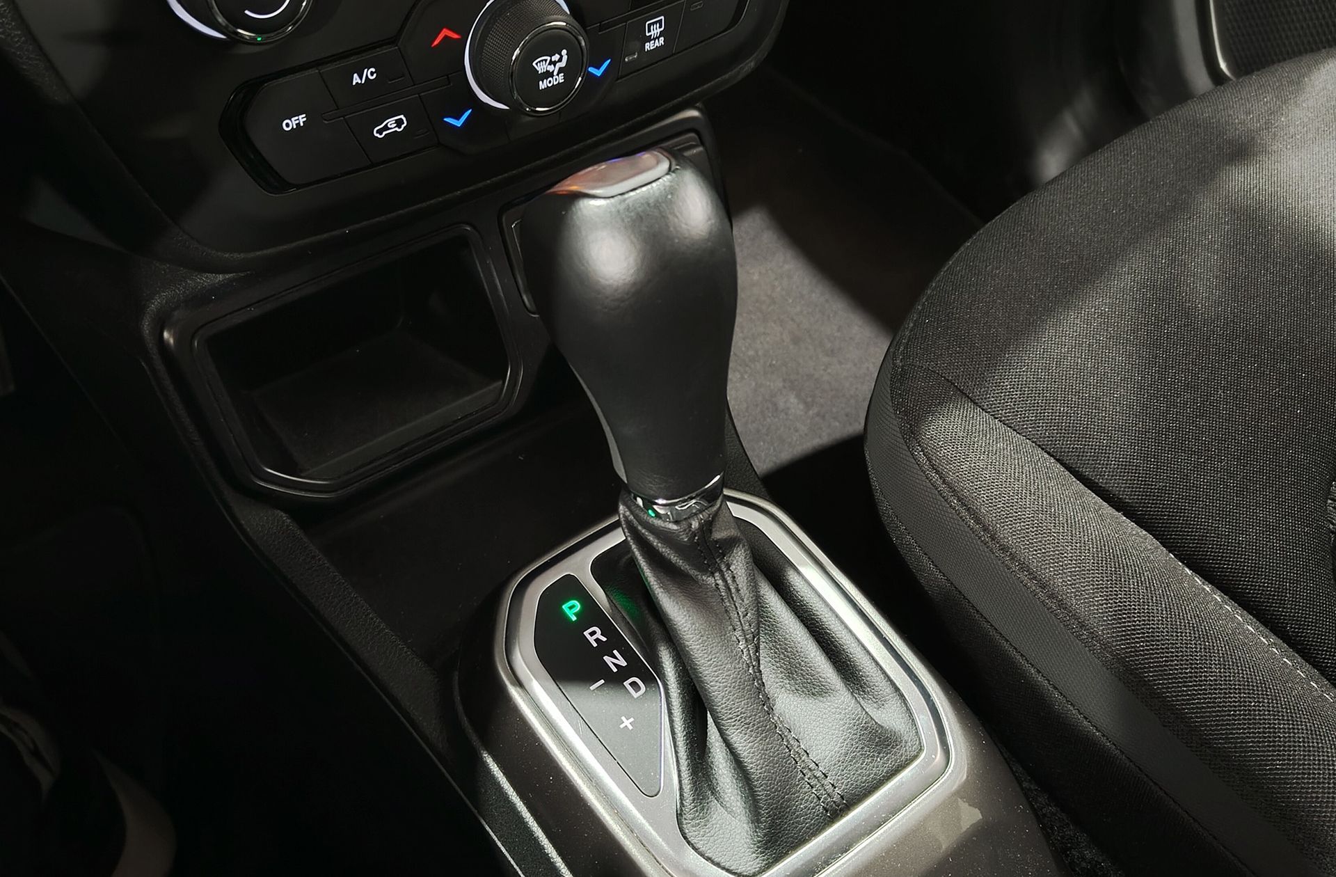 Jeep Renegade 1.3G Limited 4x2 Ddct - foto 5