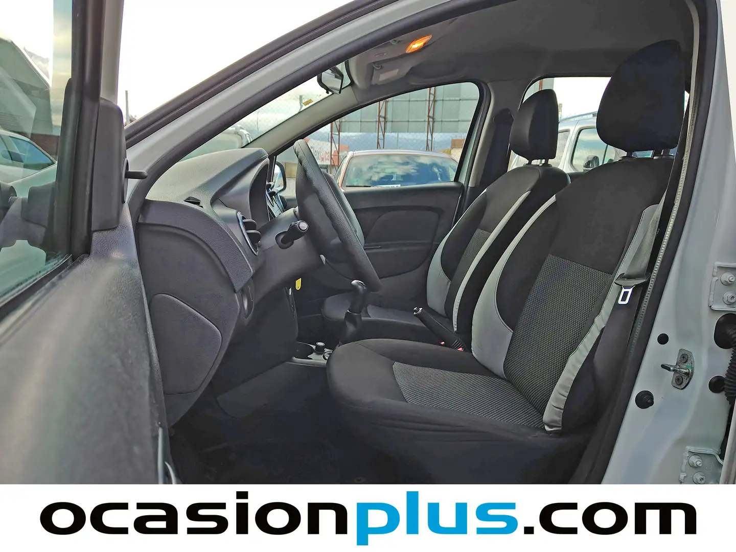 Foto Dacia Logan Dacia Logan 1.2 Ambiance (75 CV)