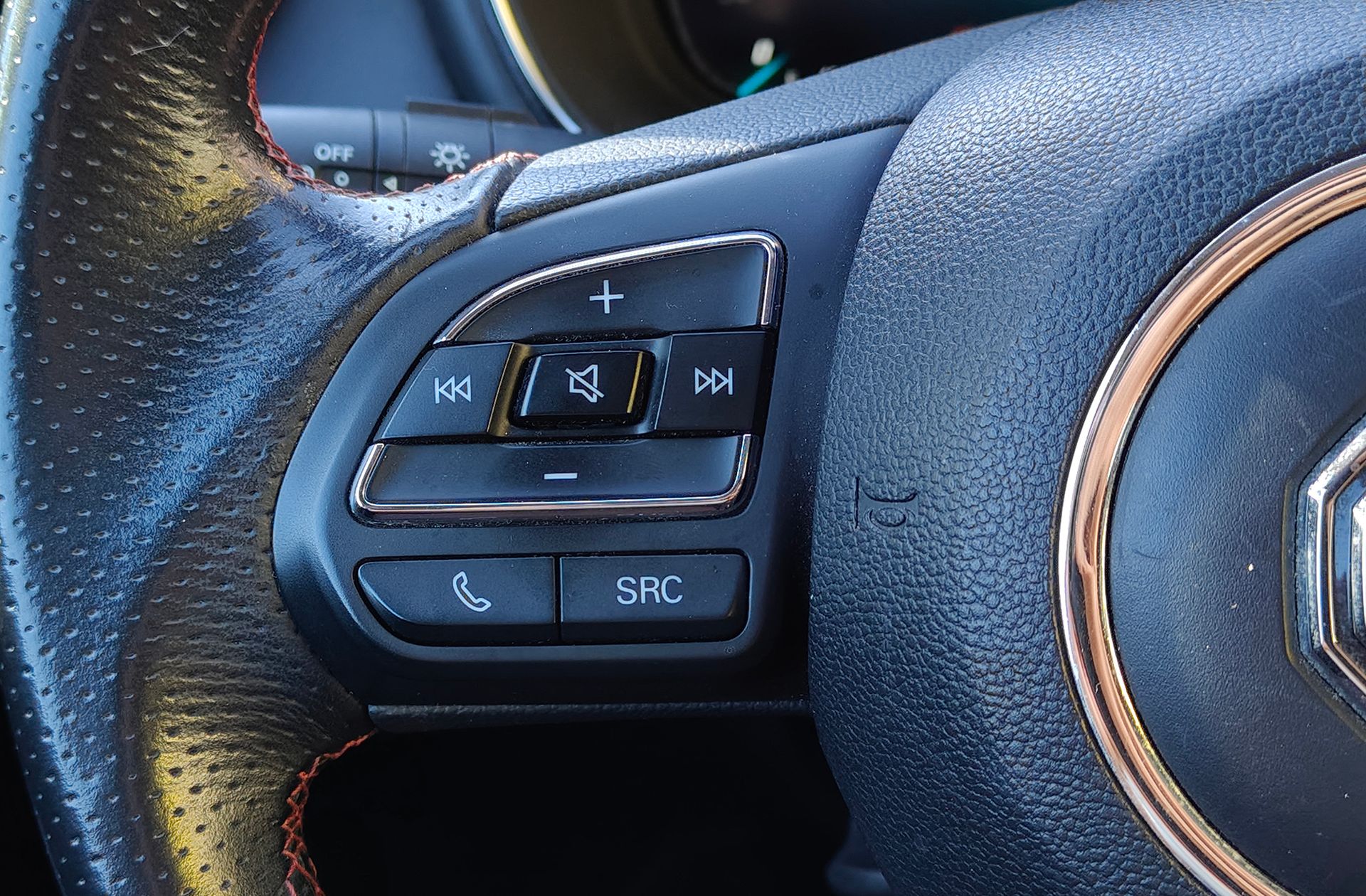 MG EHS 1.5 T-GDi PHEV Luxury - foto 34