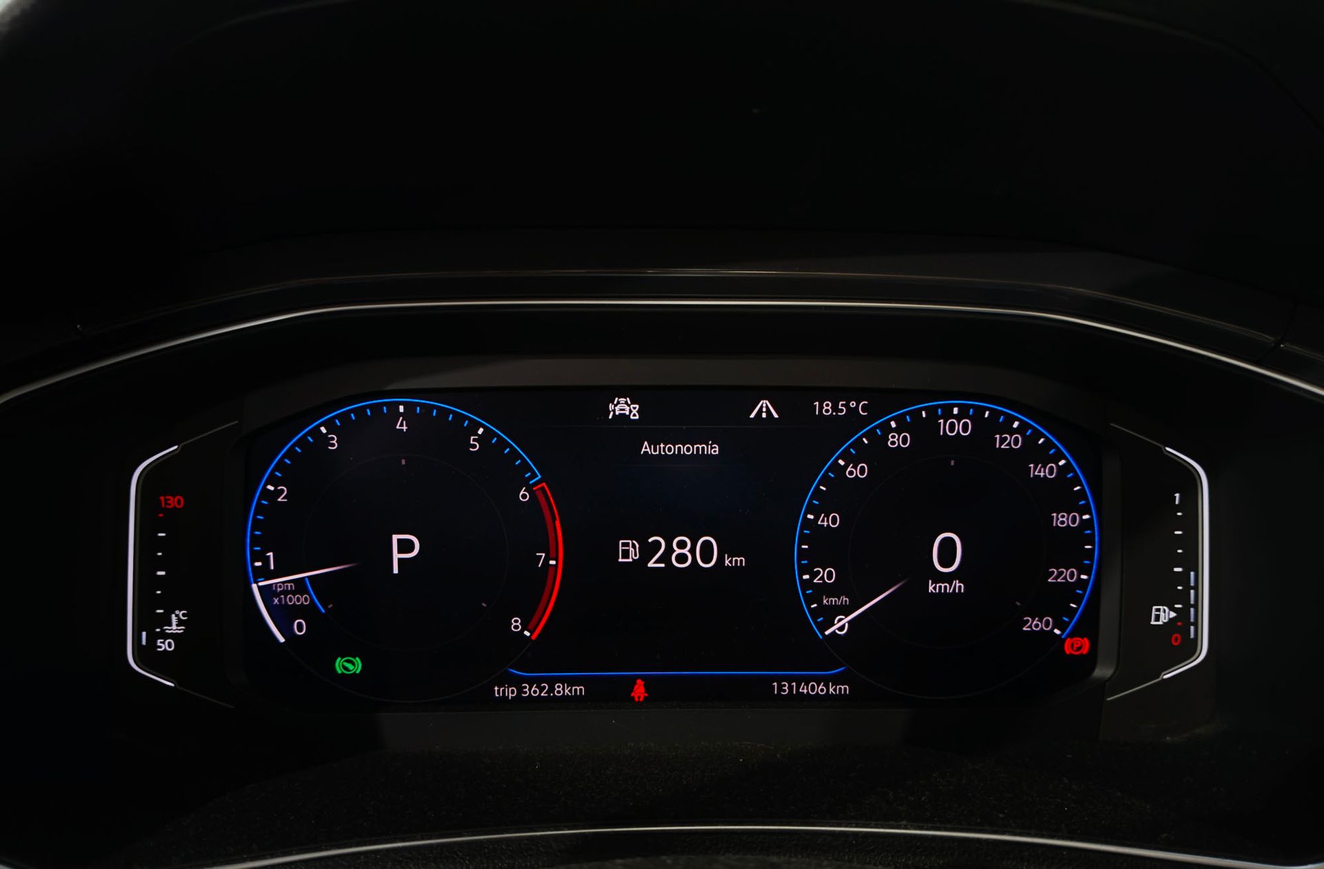 Volkswagen T-Roc Sport 1.5 TSI DSG - foto 24