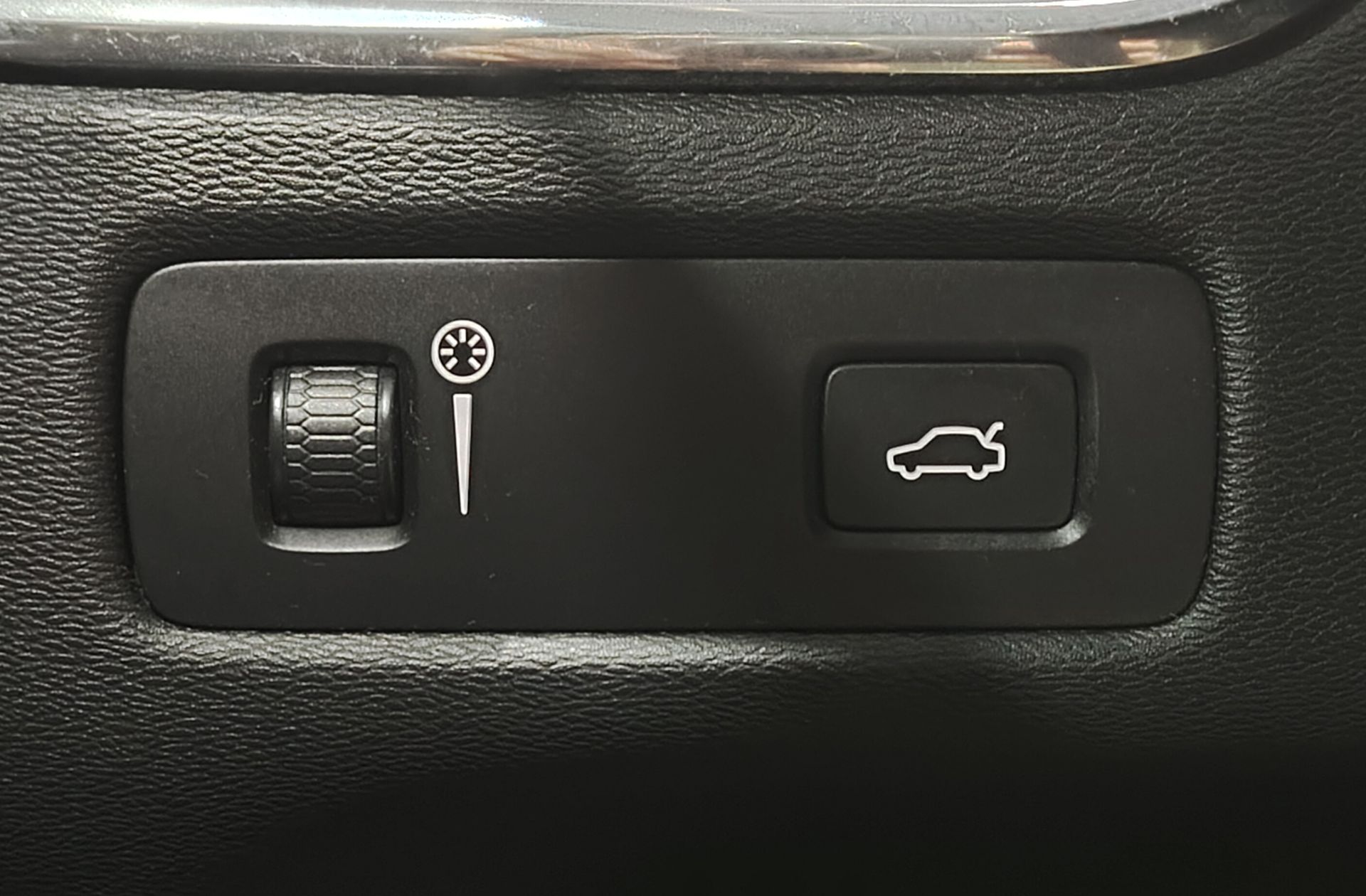 Volvo XC60 D4 Momentum - foto 26