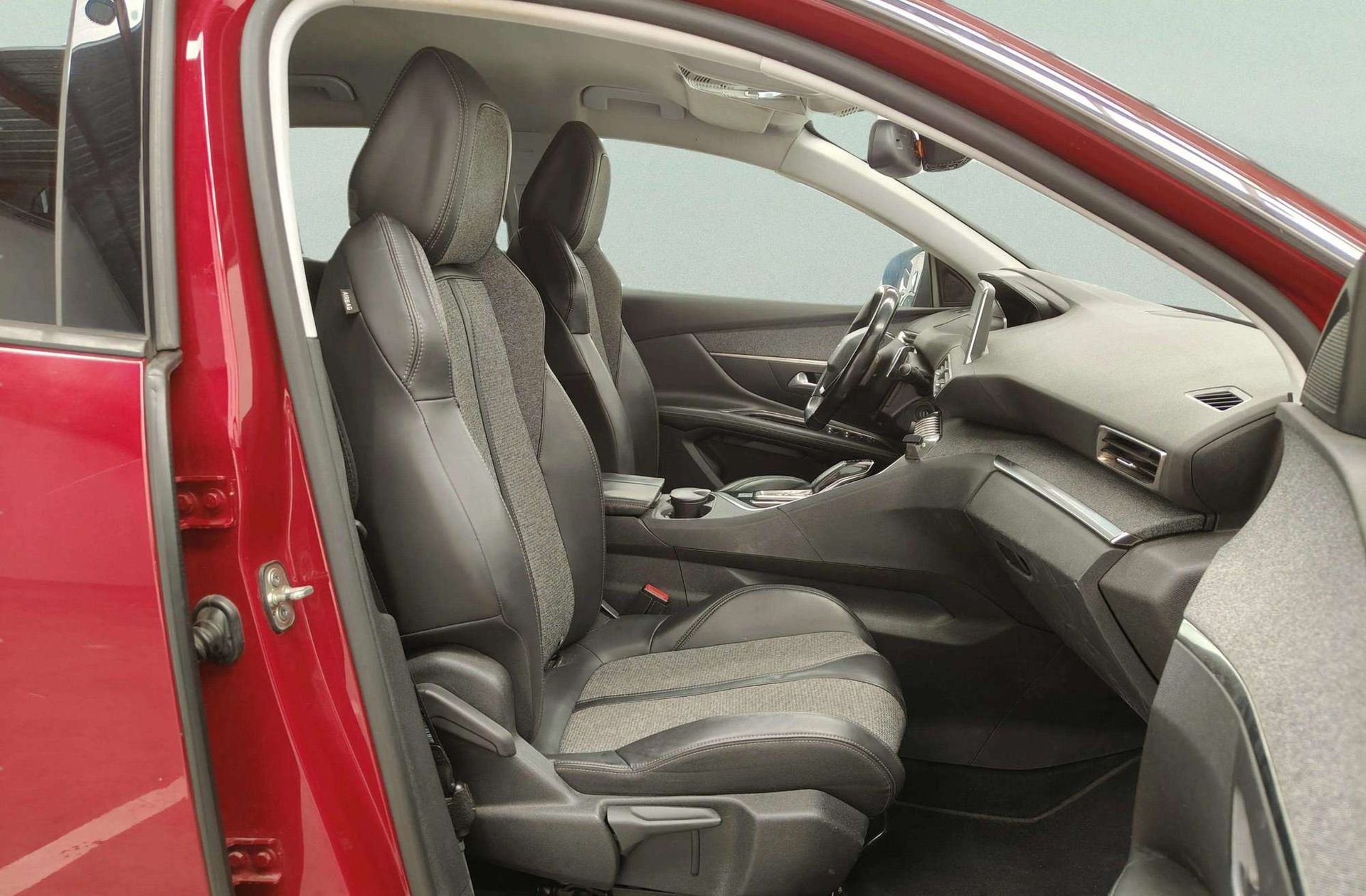 Peugeot 3008 PureTech 130 Allure EAT6 - foto 21