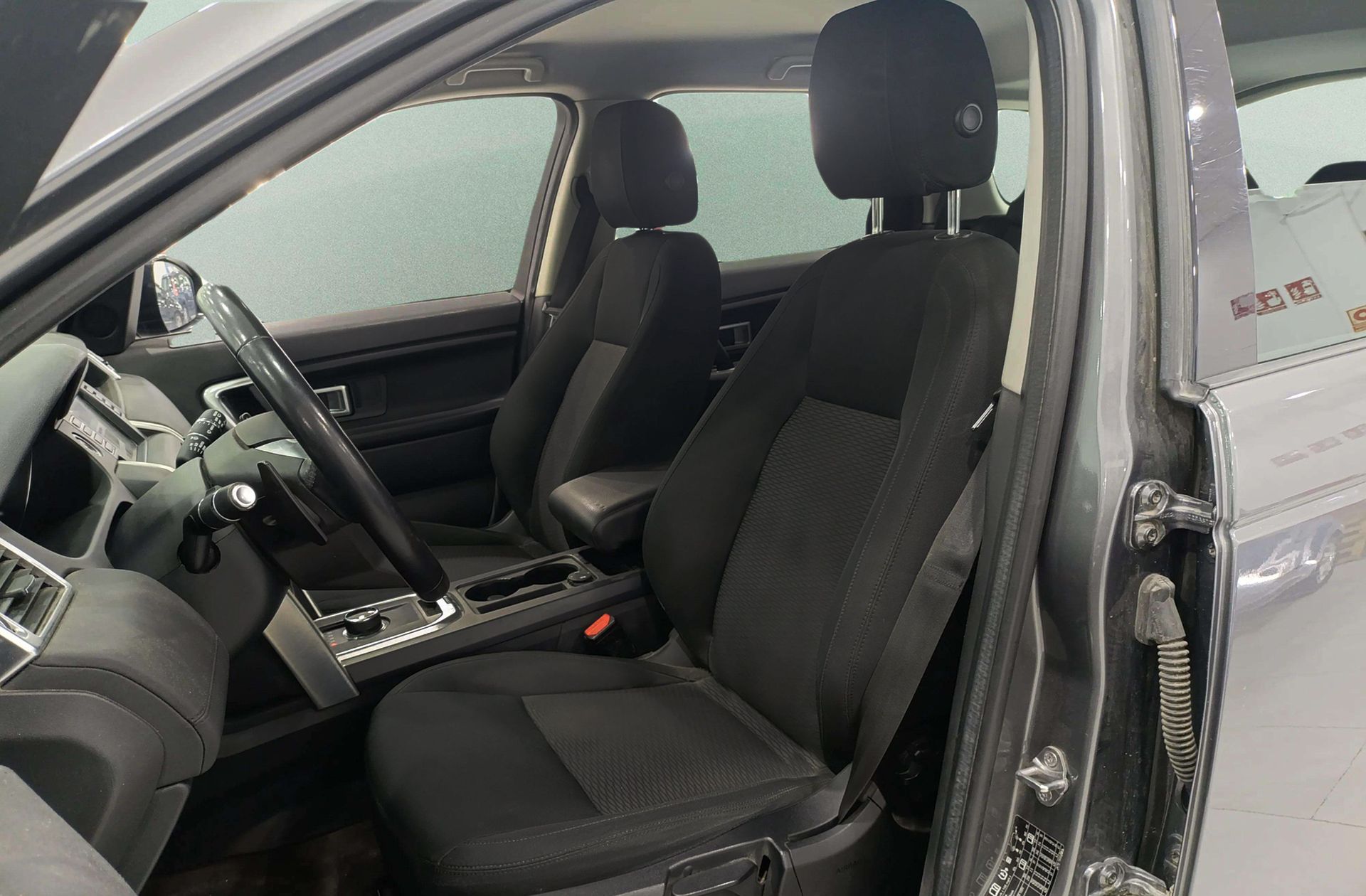 Land Rover Discovery Sport 2.0L TD4 SE 4x4 - foto 11
