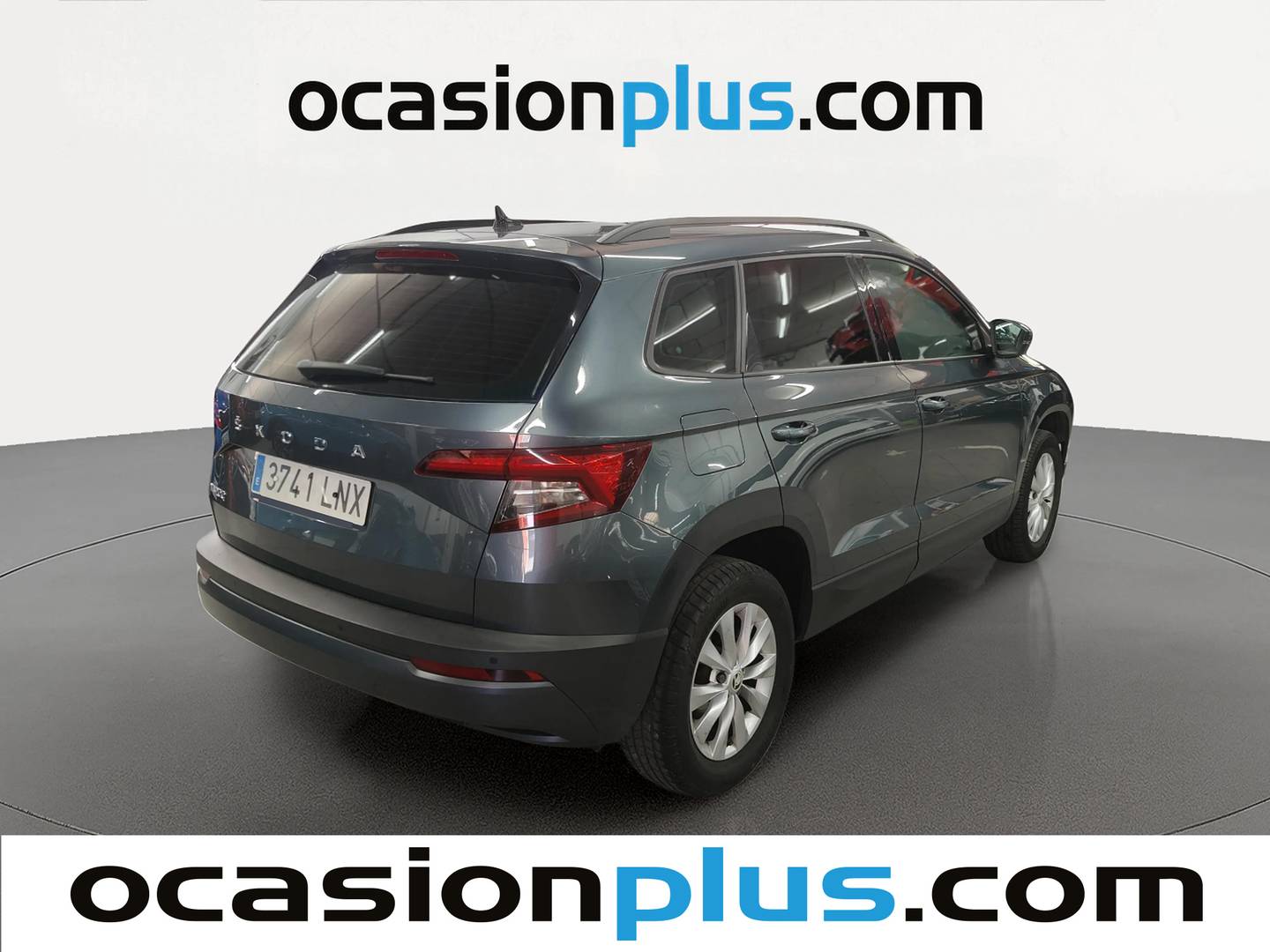 Foto trasera Skoda Karoq Skoda Karoq 1.0 TSI Active (115 CV) derecha